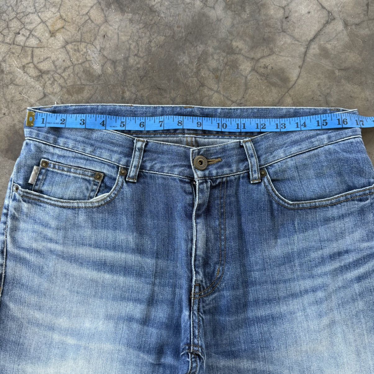 Burberry W33 Vintage Burberry Black Label Faded Ripped Denim Jean Size US 33 - 5 Thumbnail