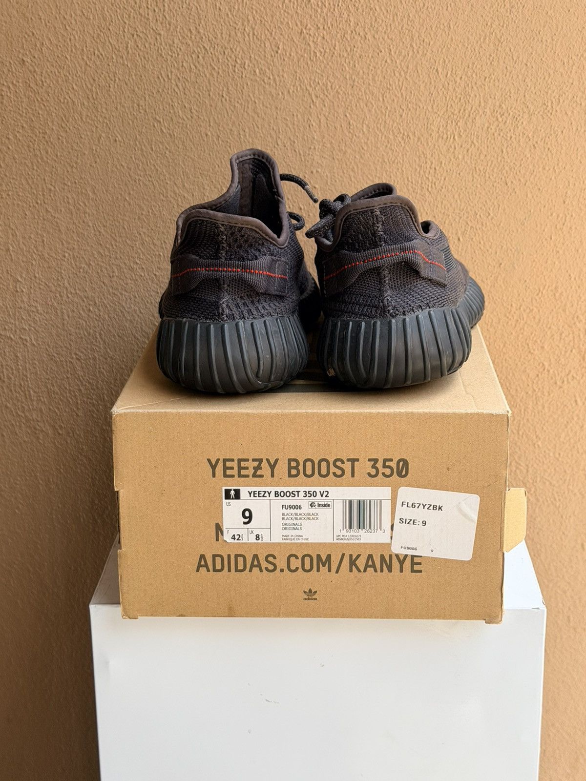 Yeezy adidas Yeezy Boost 350 V2 Black Non-Reflective 2019 Size 9 Size US 9 / EU 42 - 6 Thumbnail