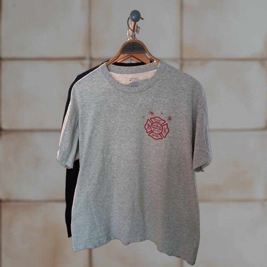 Port & Company VINTAGE Official Stuart Manor Long Island New York Fire Department Barbecue T-Shirt Men XL Gray 911 Sleeve Print Port & Company Size US XL / EU 56 / 4 - 1 Thumbnail