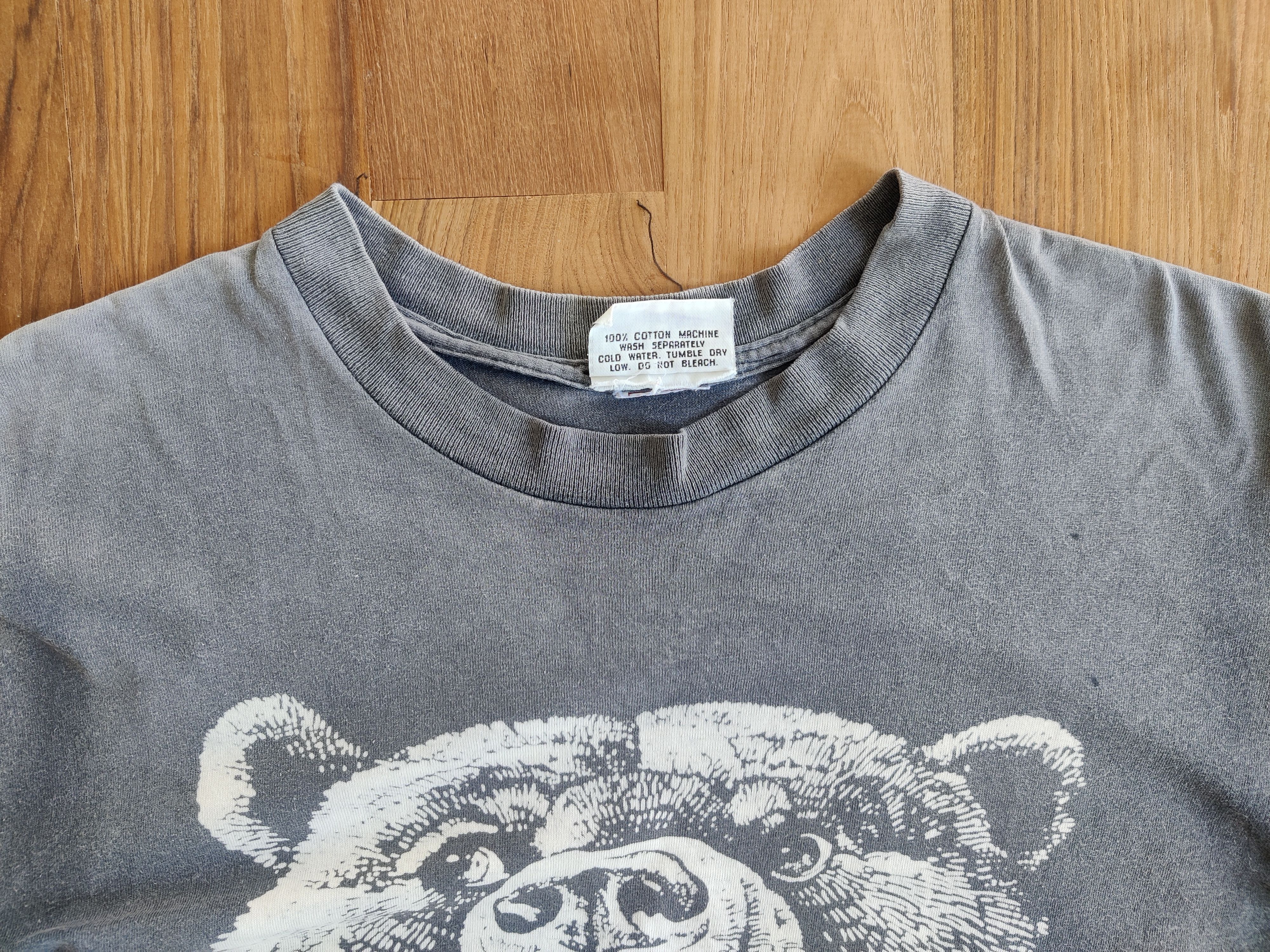 Vintage Vintage surf board bear disstres Size US M / EU 48-50 / 2 - 5 Thumbnail