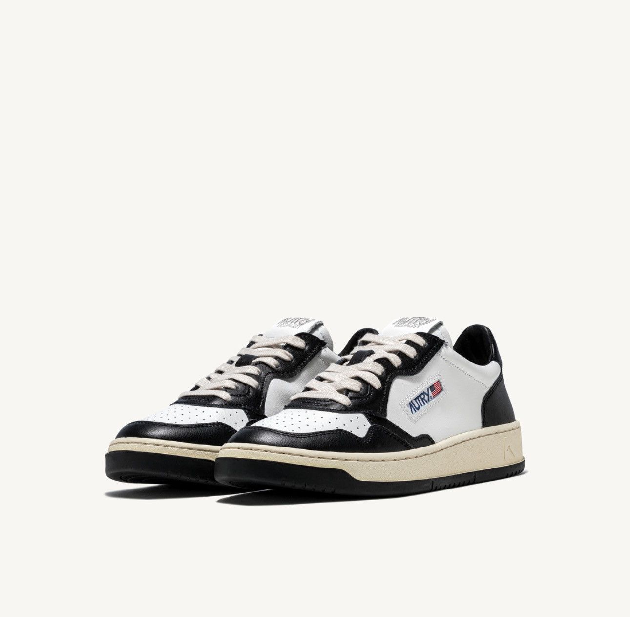 AUTRY Autry Medalist Low – Women’s – Black/White – New Size US 5 / IT 35 - 1 Thumbnail