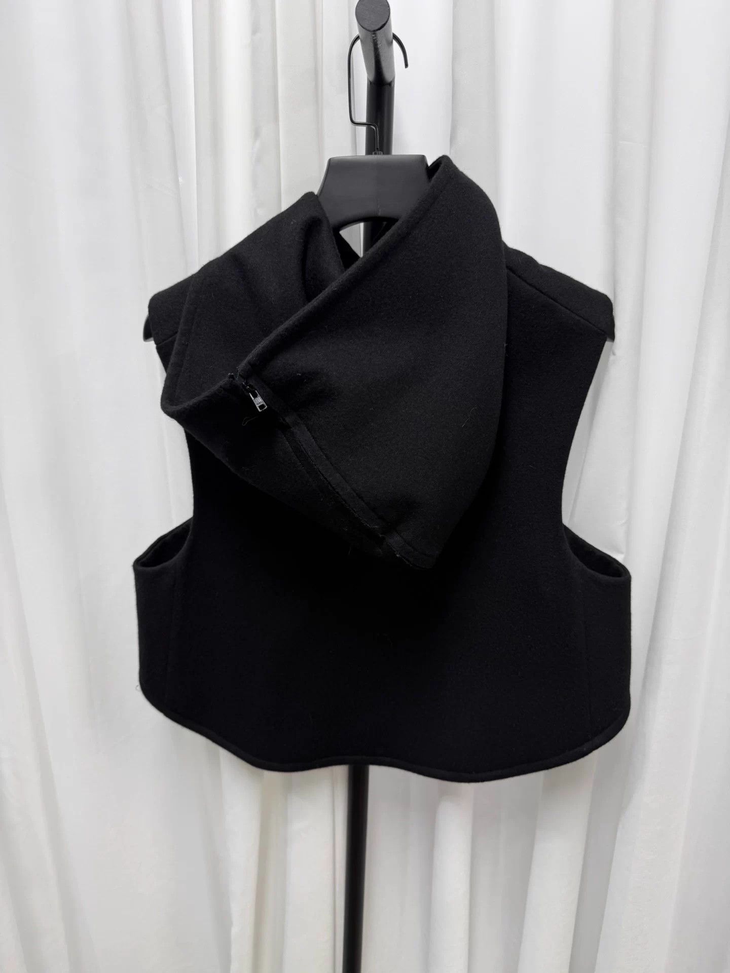 Yohji Yamamoto Yohji Yamamoto Wool Zip Asymmetric Vest Size 2 Relaxed Size US M / EU 48-50 / 2 - 4 Thumbnail