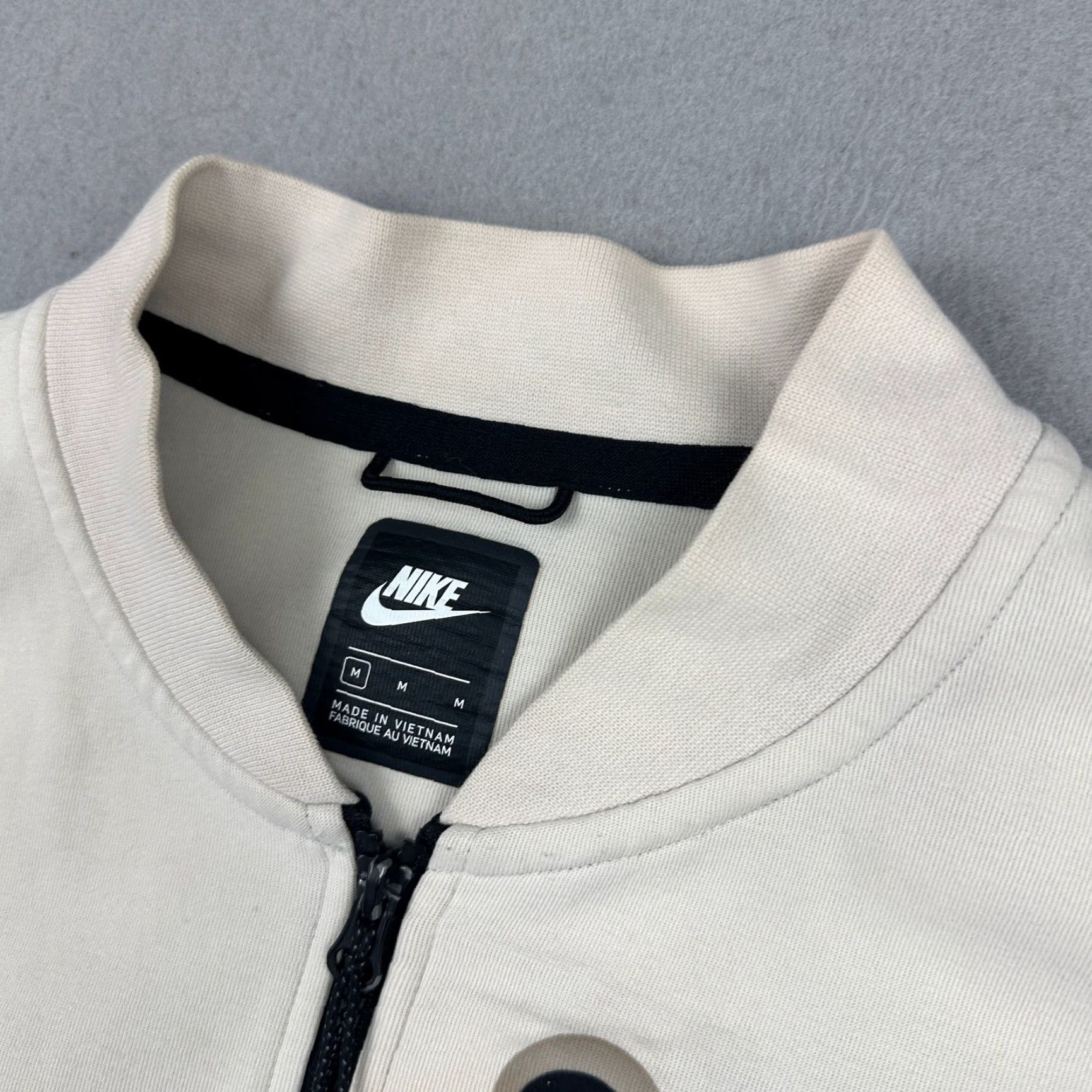 Nike Nike Tech Fleece Jacket Men M Beige Solid Full Zip Pockets Blade Logo Athletic Windbreaker 90s? Size US M / EU 48-50 / 2 - 4 Thumbnail