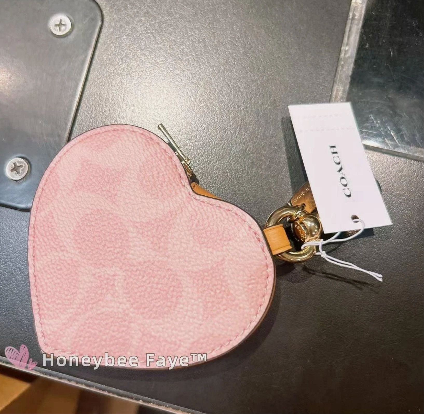 Coach Heart Bag Charm In Signature Canvas CEA22 Size ONE SIZE - 3 Thumbnail
