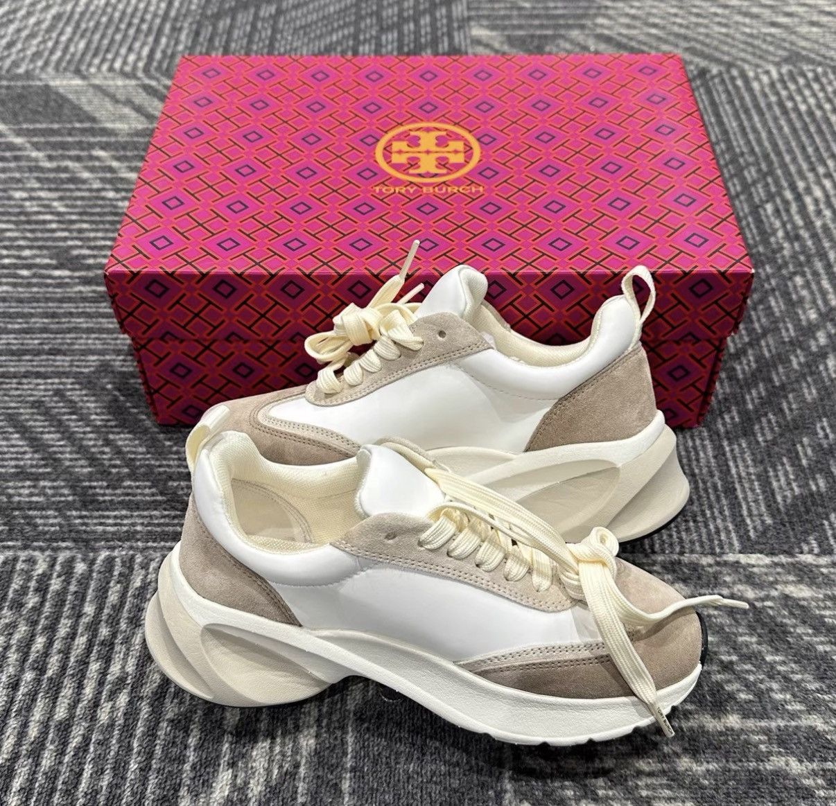 Tory Burch Tory Burch Good Luck Low-top Fashion Sneakers J42 Size US 5 / IT 35 - 5 Thumbnail