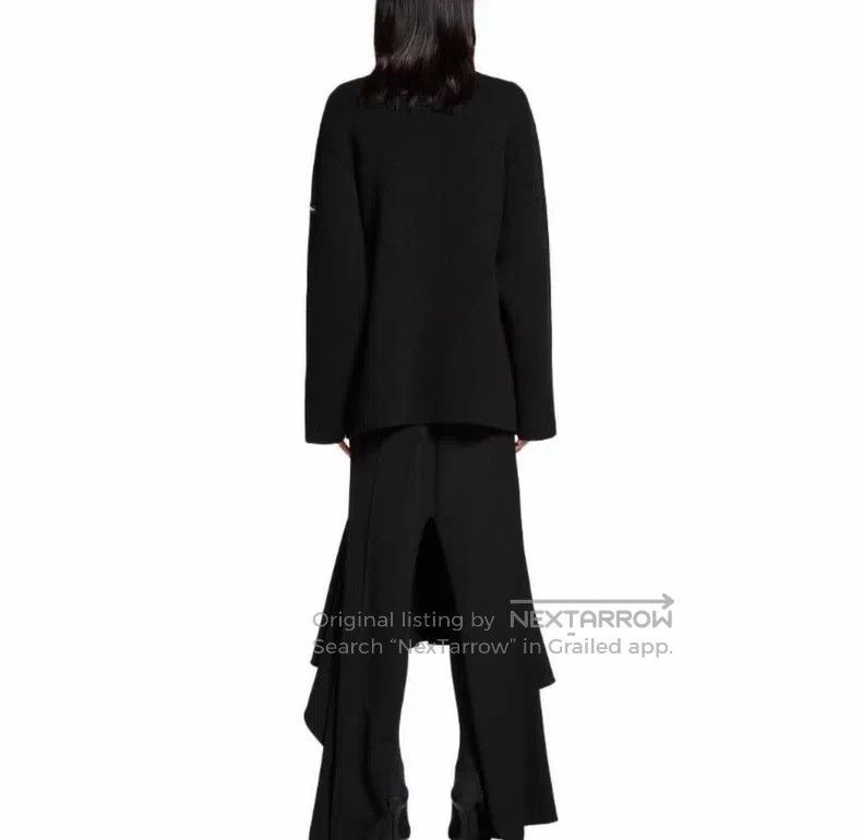 Balenciaga Balenciaga Solid color V-neck single-breasted knitted swea Size US L / EU 52-54 / 3 - 7 Thumbnail