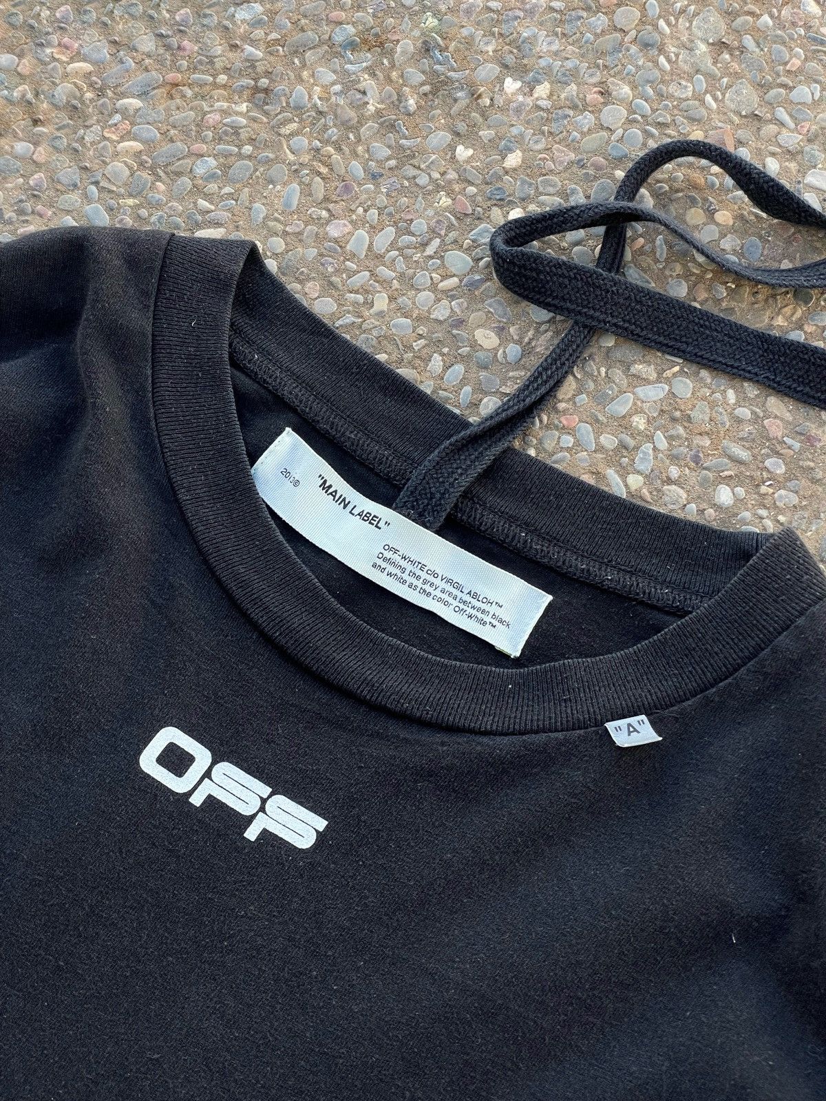 Off-White Off White Caravaggio Arrow Perfect Fade Cracked Tee Size US L / EU 52-54 / 3 - 3 Thumbnail