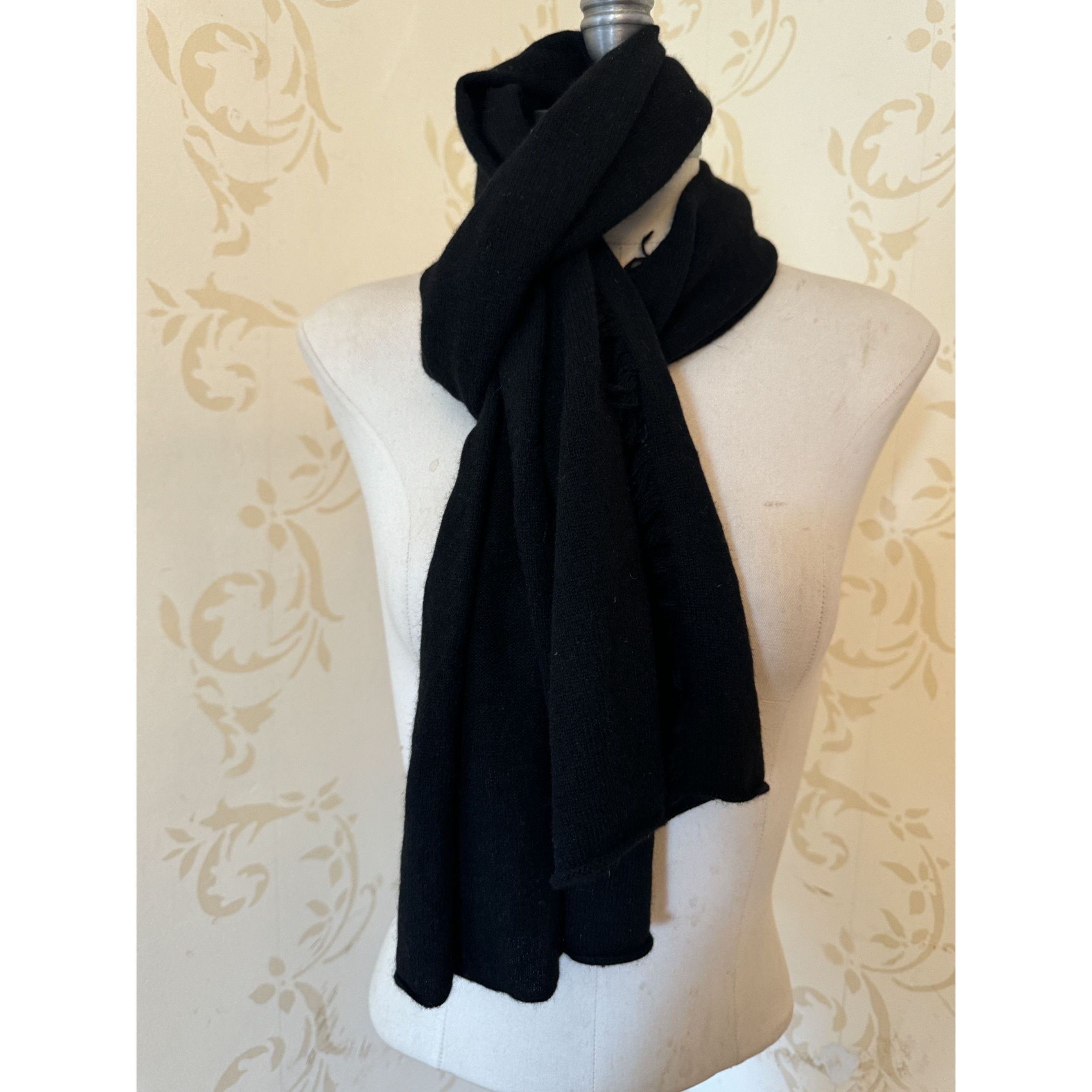 Vintage In Cashmere 100% Black Fringe Large Scarf ~ Super Soft 68"x1 Size ONE SIZE - 1 Thumbnail