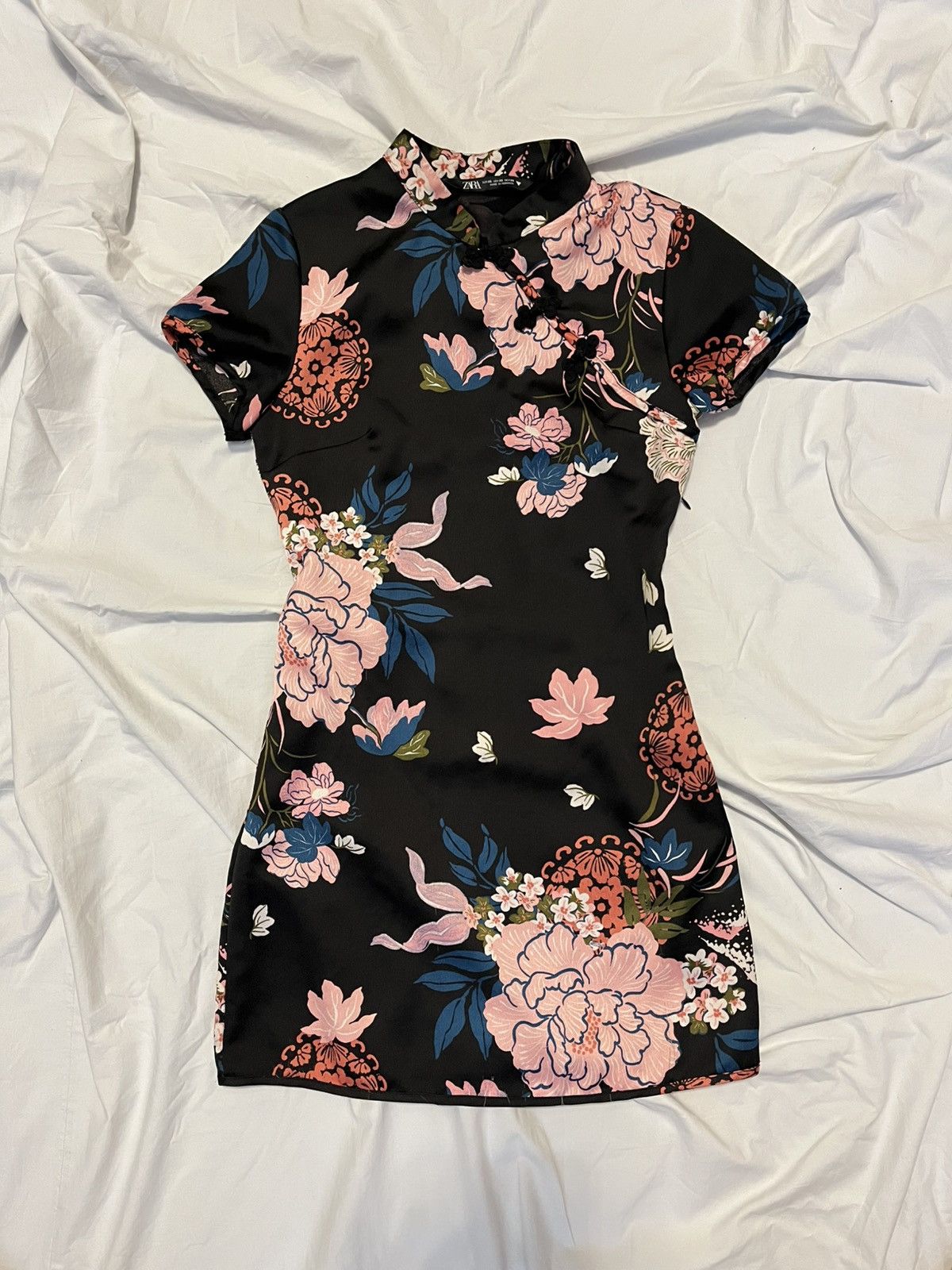 Zara Zara Red Flora Mini Dress Size XS / US 0-2 / IT 36-38 - 1 Thumbnail