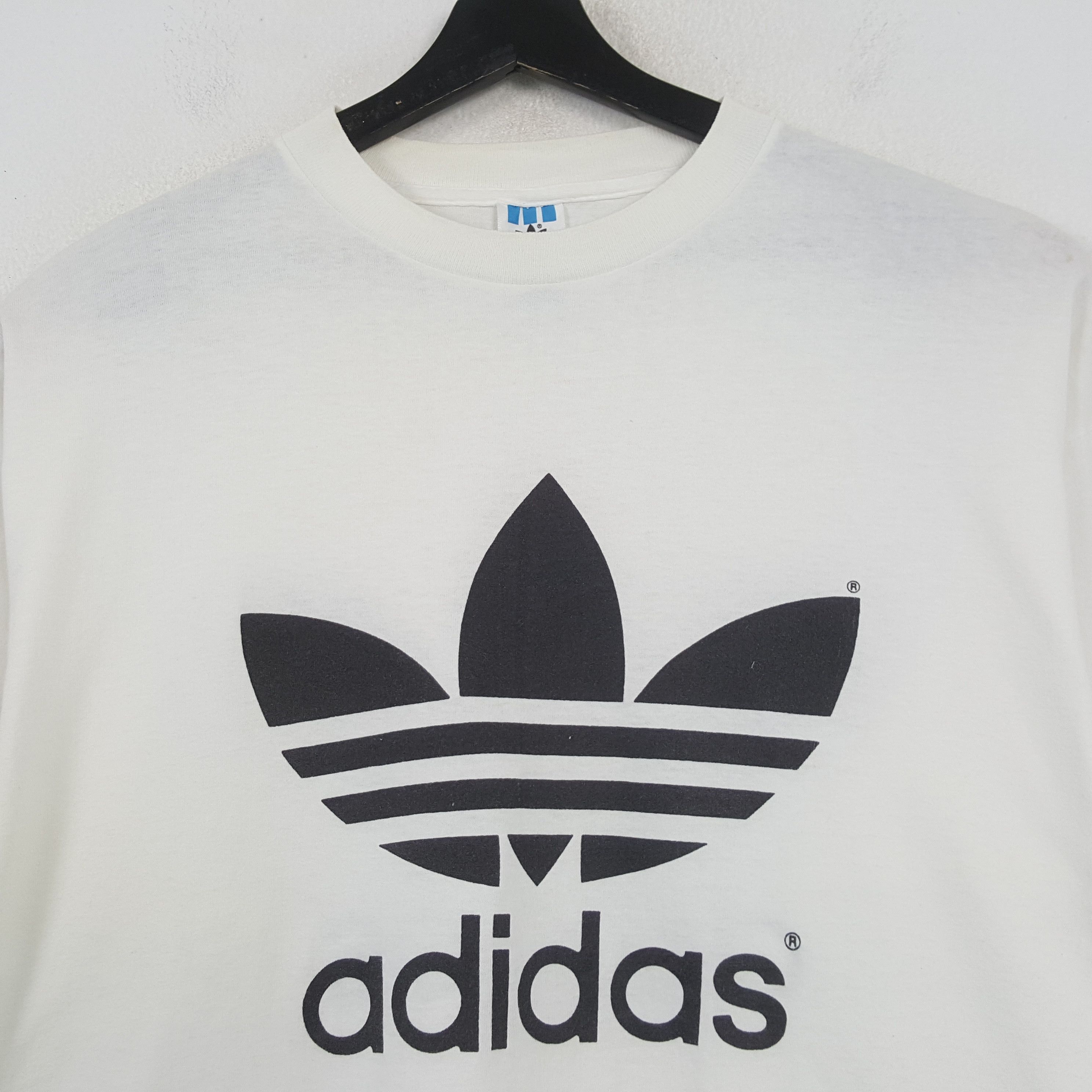 Adidas ADIDAS Big Logo Design Tshirt C285N75 Size US XL / EU 56 / 4 - 2 Thumbnail