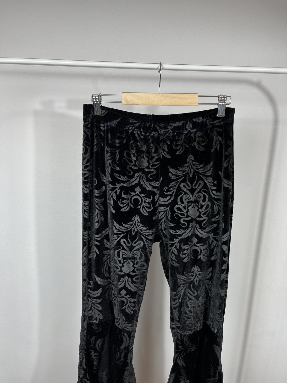 Other Vintage Black Velvet Flared Pants Women L Baroque Bottoms Size 32" / US 10 / IT 46 - 2 Thumbnail