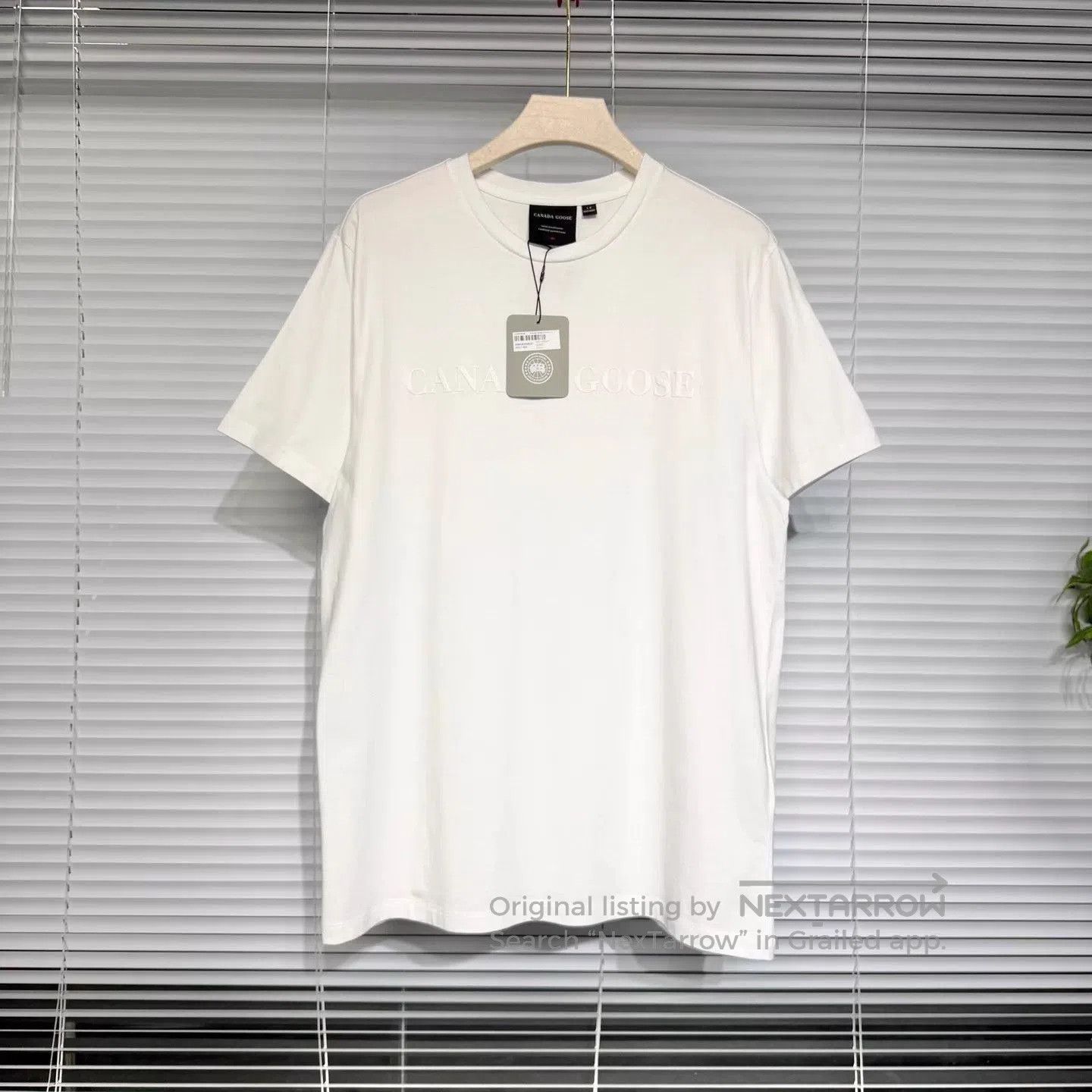 Canada Goose White Short. Size US L / EU 52-54 / 3 - 1 Thumbnail