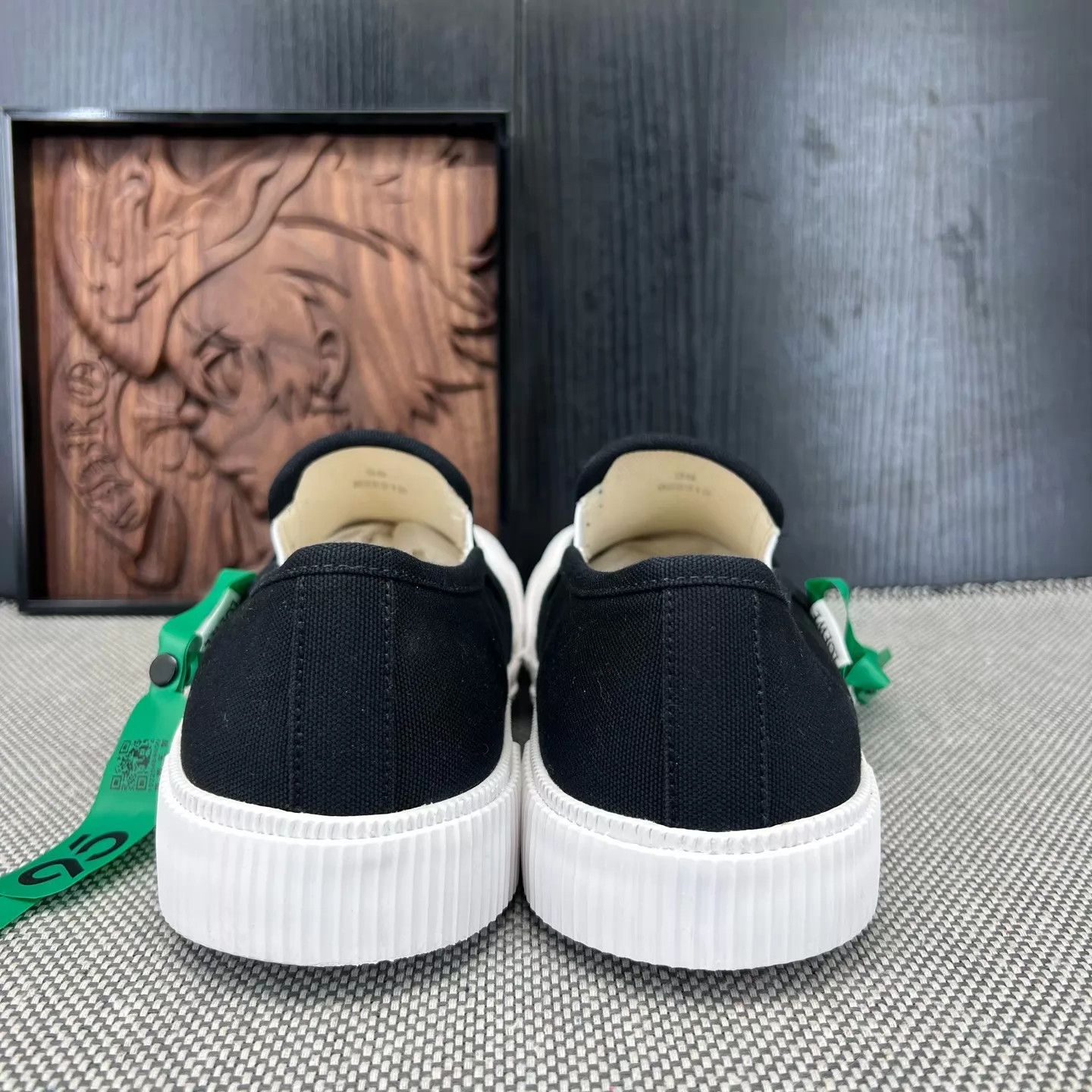 Loewe LOEWE Terra Vulca Black 38 (Worn Once, 99 New) Size US 7.5 / IT 37.5 - 6 Thumbnail