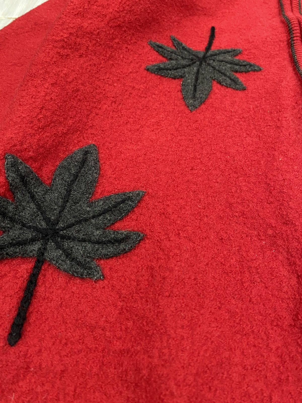 Vintage Vintage Red Wool FullZip Cardigan Black Maple Leaf Appliqués Size US M / EU 48-50 / 2 - 5 Thumbnail