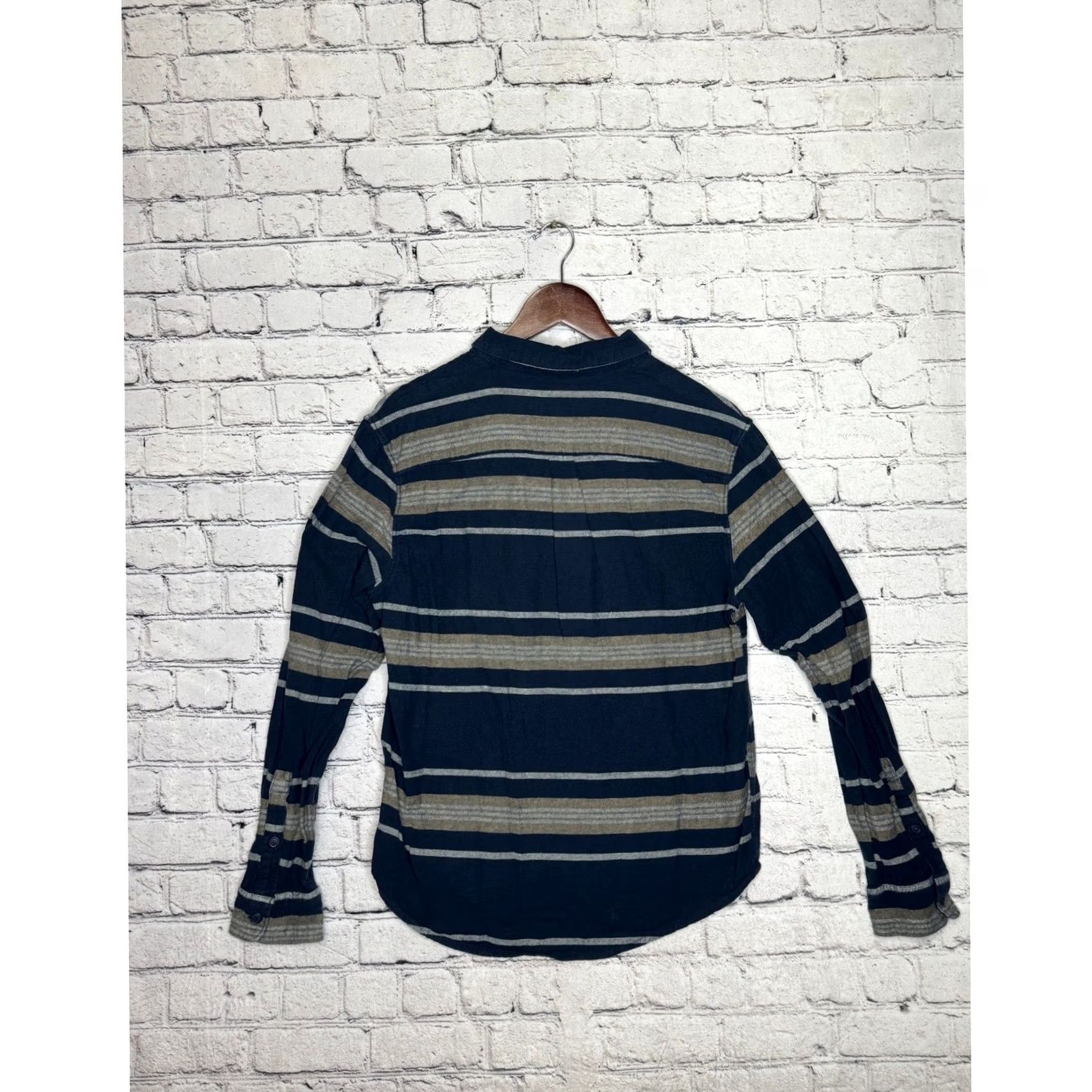 Lucky Brand Lucky Brand Mens Striped Long Sleeve Button-Up Shirt Size M Casual Fall Blue Button-Down Collared Pocketed Regular Fit Size US M / EU 48-50 / 2 - 6 Thumbnail