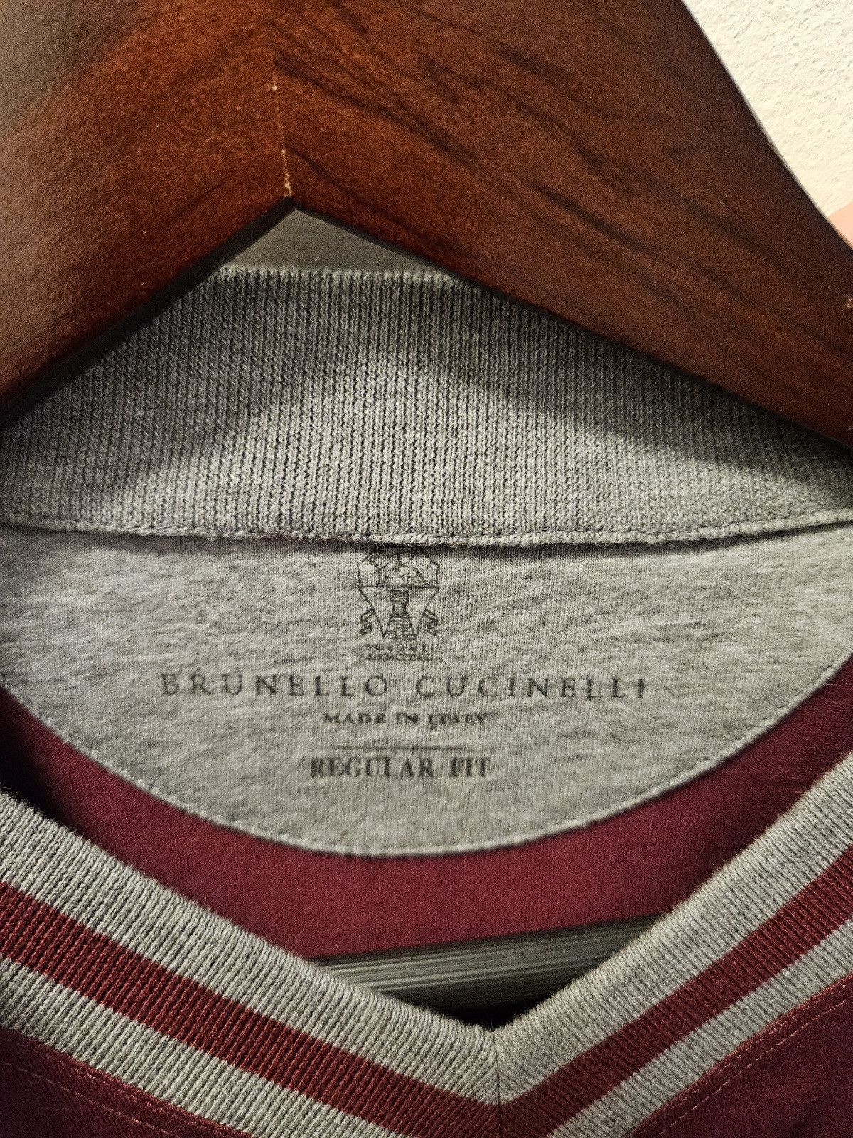 Brunello Cucinelli Burgundy V-neck T-shirt Size US M / EU 48-50 / 2 - 3 Thumbnail