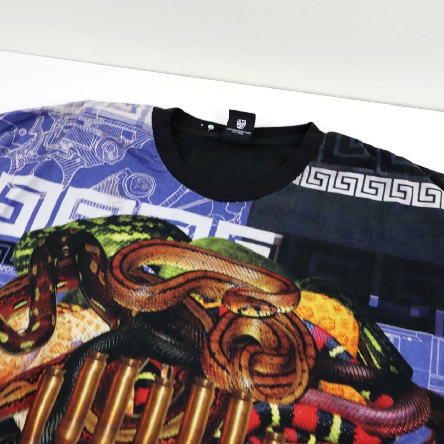 Crooks & Castles VINTAGE Crooks & Castles Medusa Snake Bullet Graphic T Shirt Mens 2XL Streetwear Tee Y2K 90s Size US XXL / EU 58 / 5 - 4 Thumbnail