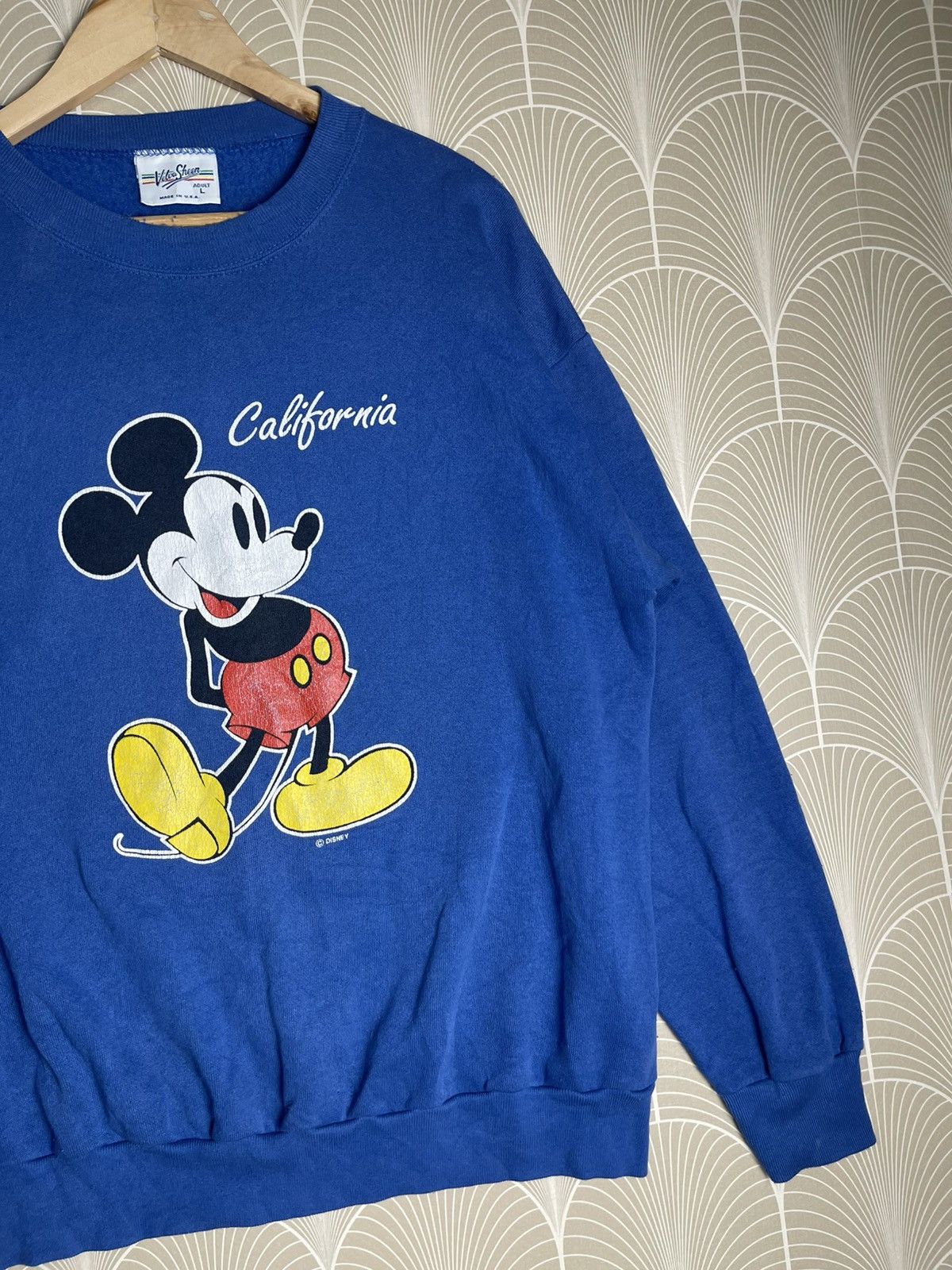 Disney × Mickey Mouse × Velva Sheen VINTAGE 80s MICKEY CALIFORNIA CREWNECK Size US L / EU 52-54 / 3 - 4 Thumbnail