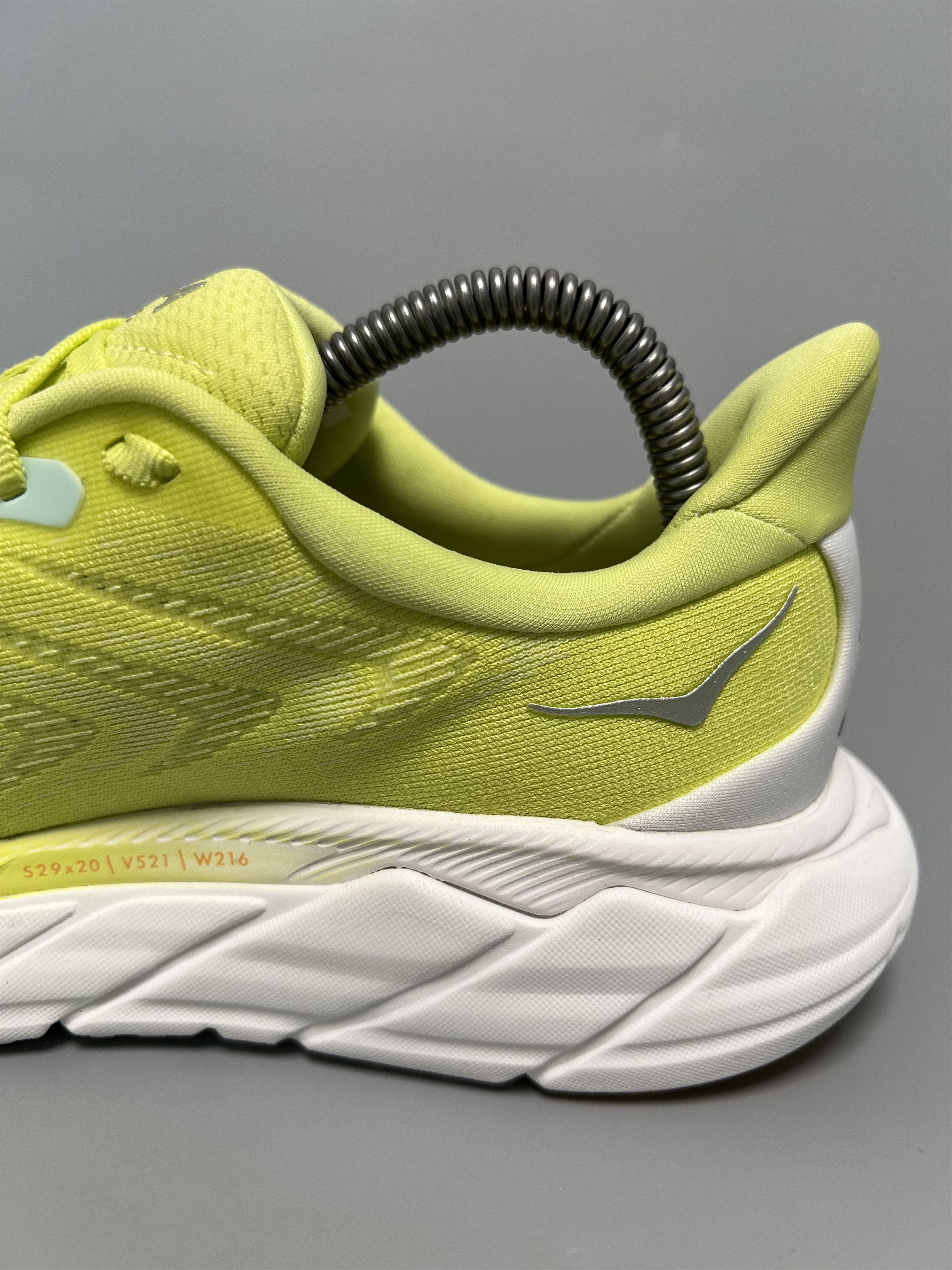 Hoka 7B Hoka One One Arahi 6 Running Shoes 1123195-CGWHT Size US 7 / IT 37 - 11 Thumbnail