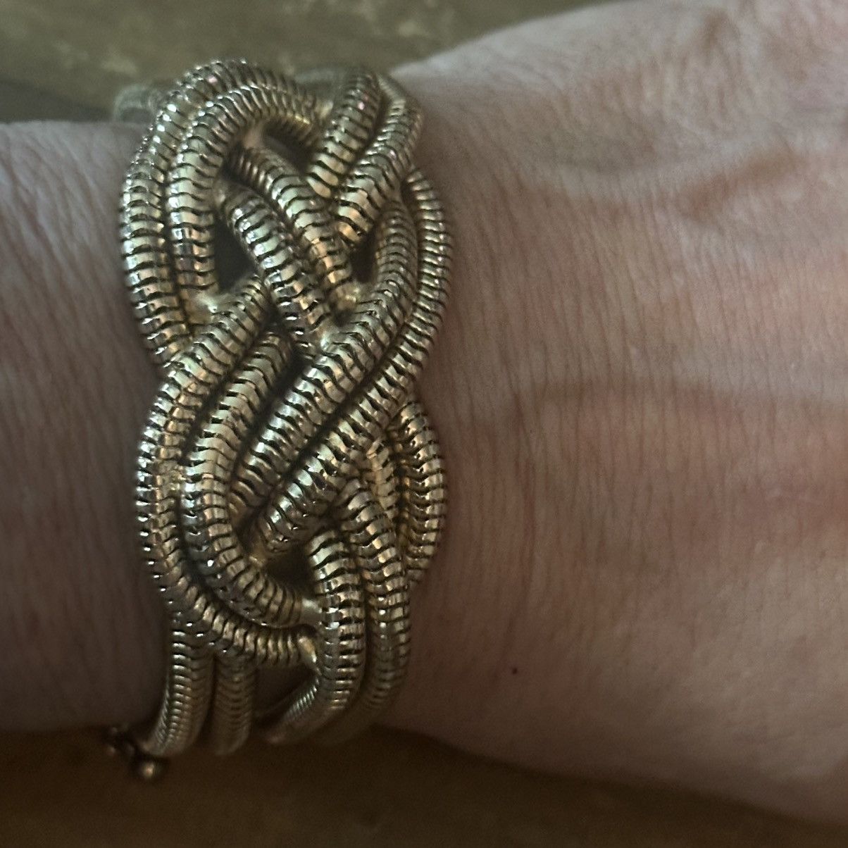 Other Gold tone multi strand love knot omega chain bracelet Size ONE SIZE - 4 Thumbnail