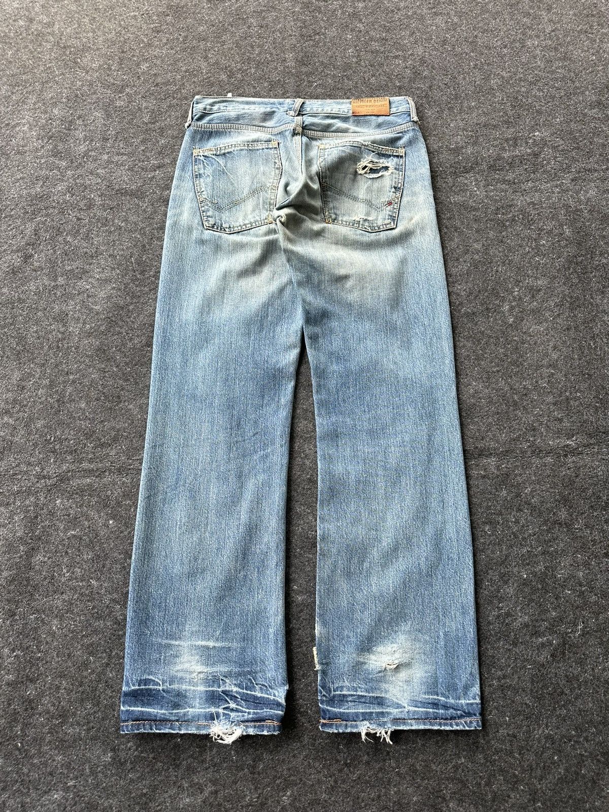 Tommy Hilfiger Tommy Hilfiger Heritage Worn Distressed Denim D453 Size US 30 / EU 46 - 4 Thumbnail