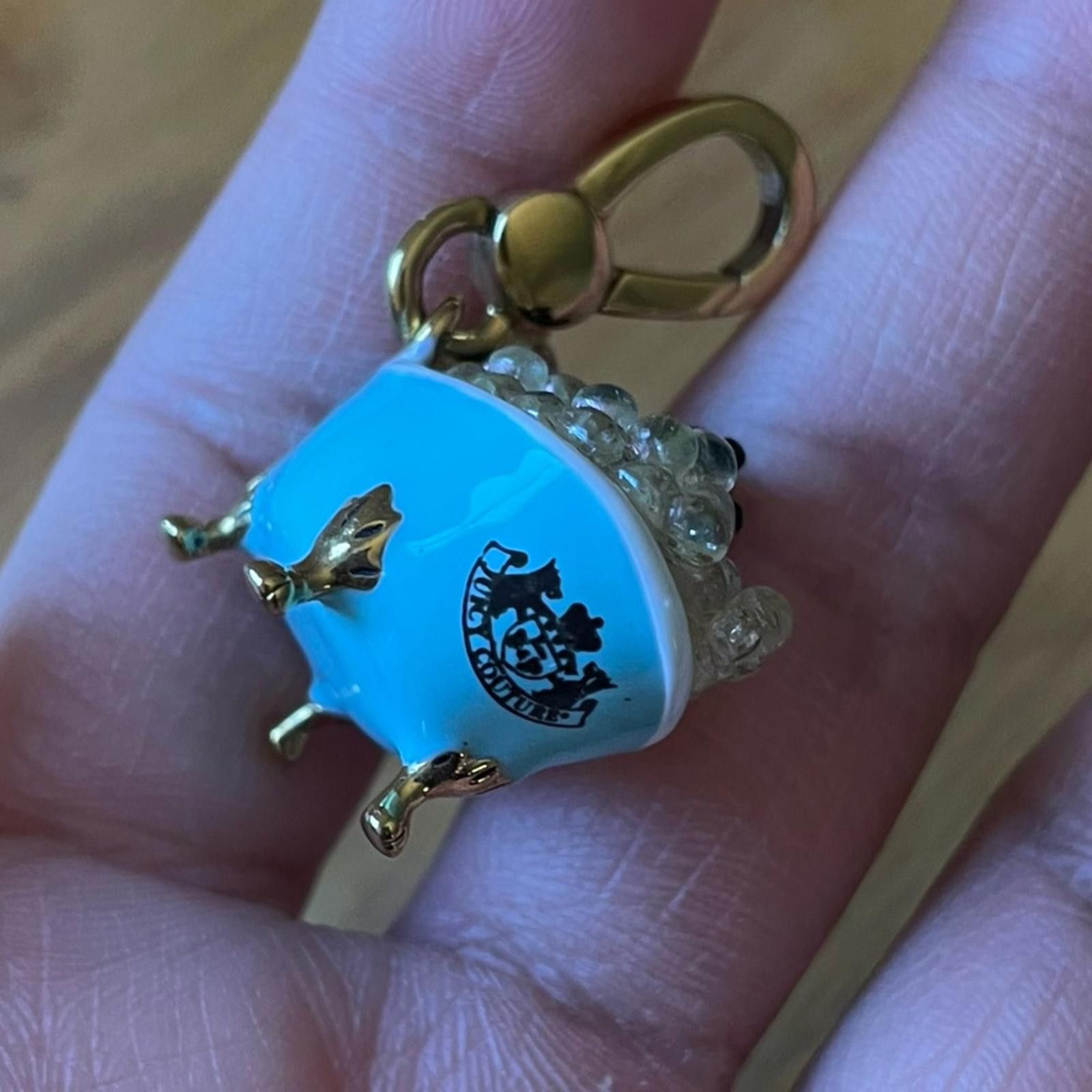 Juicy Couture Jeans Rare Juicy Couture Bubble Bath Tub Yorkie Pulsera Charm EUC Size ONE SIZE - 8 Thumbnail