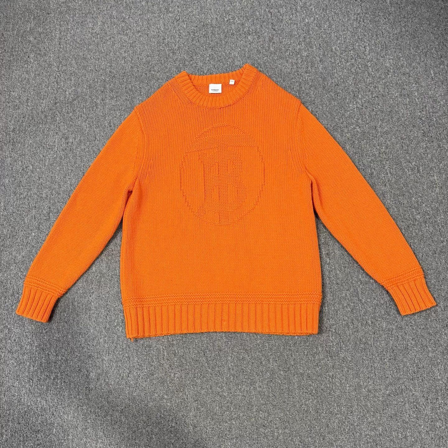 Burberry Burberry Orange Crewneck Pullover Sweater L 99N Size US L / EU 52-54 / 3 - 1 Thumbnail