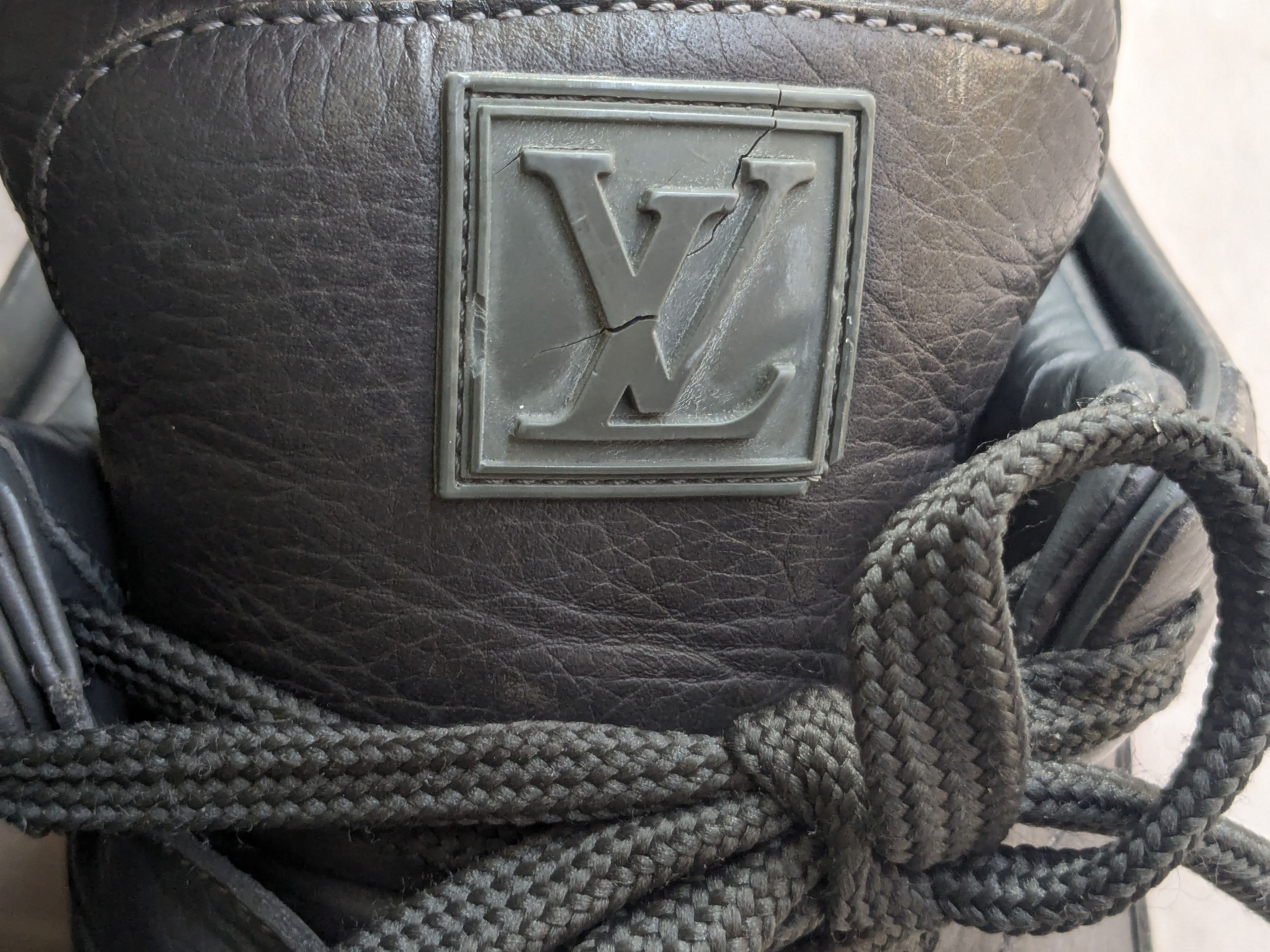 Kanye West × Louis Vuitton Louis Vuitton Dons Kanye West Gray Leather Low Tops 11 Size US 11 / EU 44 - 10 Thumbnail