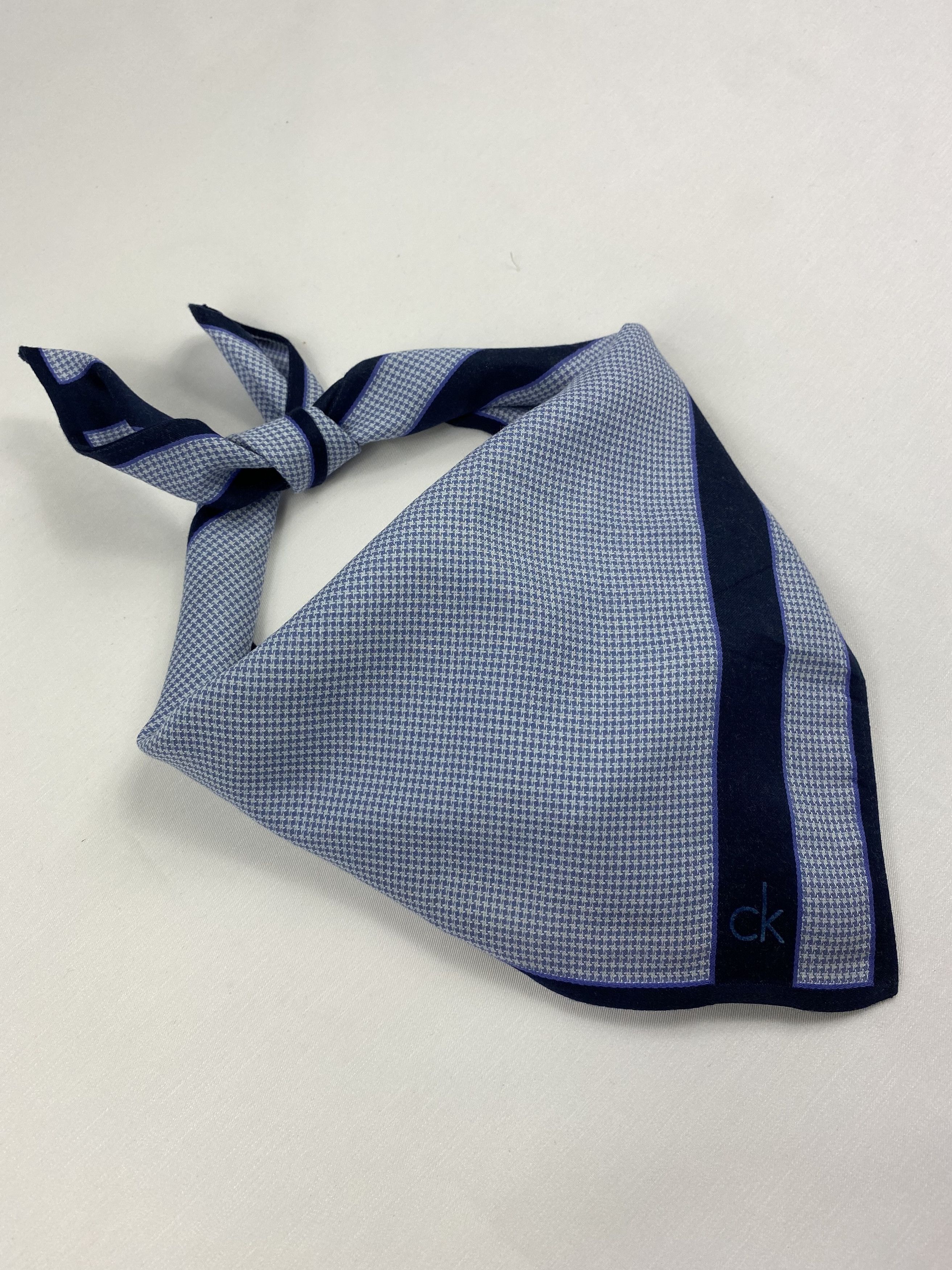Calvin Klein Calvin Klein Handkerchiefs / Bandana / Neckerchief Size ONE SIZE - 2 Thumbnail
