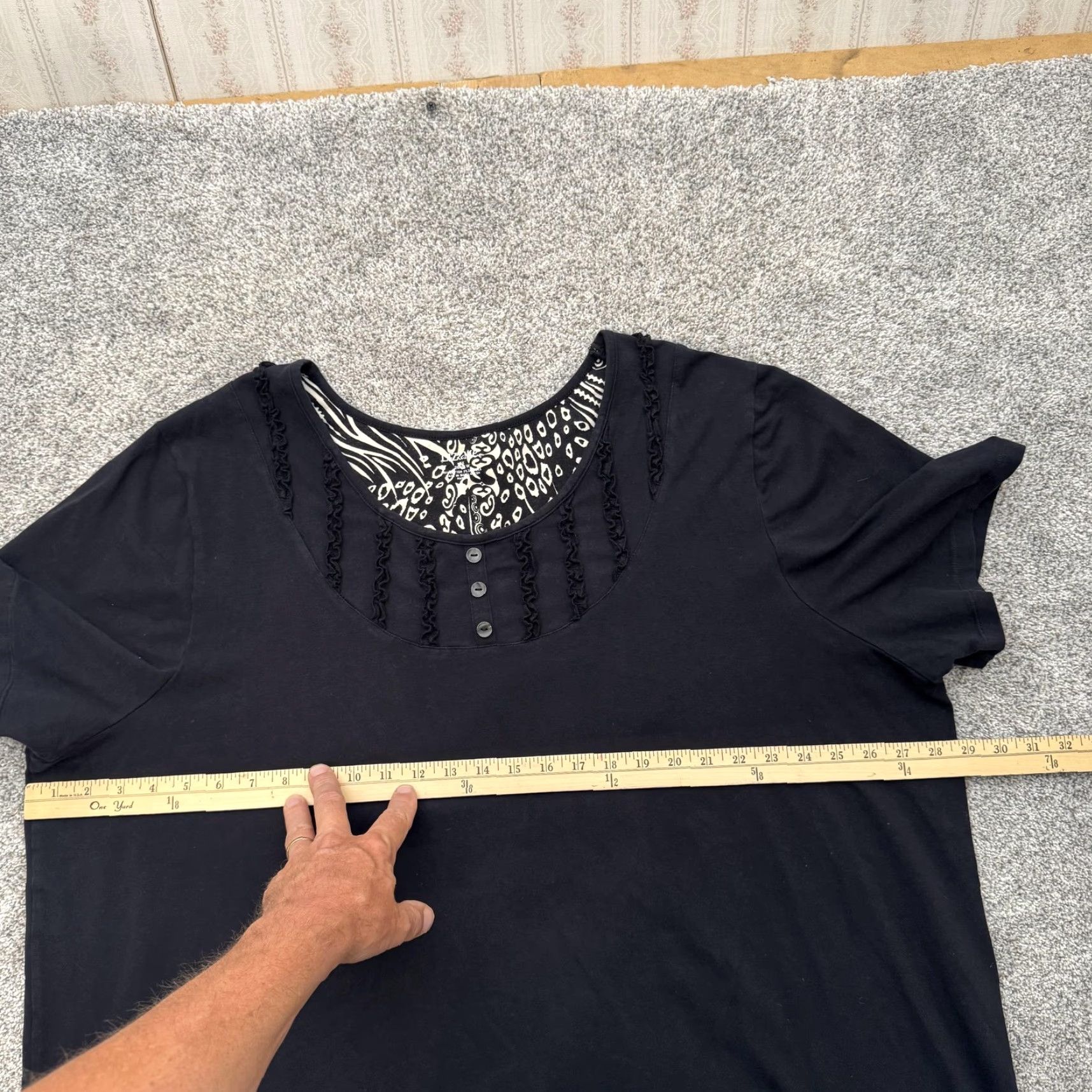 Vintage Liz & Me Shirt 3X 26/28W Women Plus Black Short Sleeve Scoop Neck Ruffle Button Office Casual Classic Minimalist T-Shirt Size XXL / US 16-18 / IT 52-54 - 4 Thumbnail