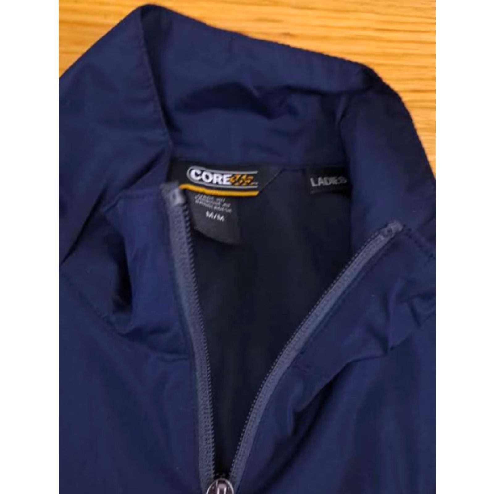 Vintage Michigan University Ladies Nylon Vest Full Zip Reflective Medium Windbreaker Jacket Blue, Sports, University, 26in long, 22in chest, Regular Womens M Size M / US 6-8 / IT 42-44 - 3 Thumbnail