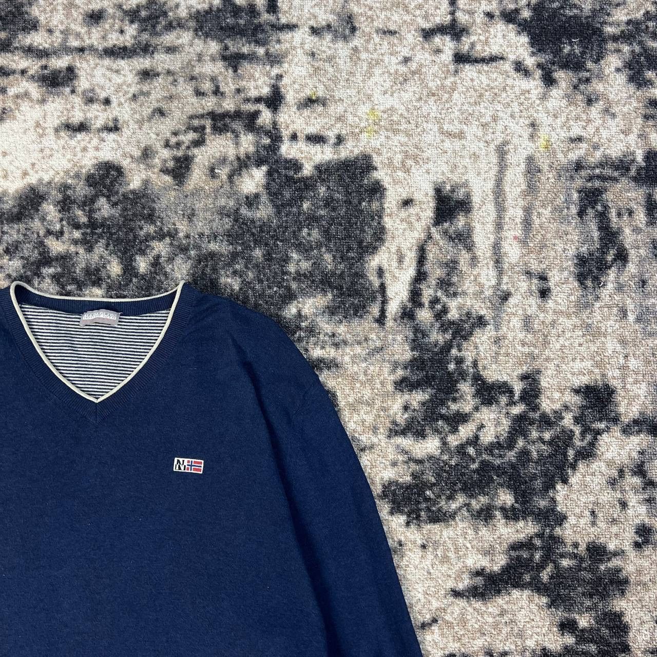 Napapijri Napapijri Mini Logo Vintage V-Neck Light Sweater Size US XL / EU 56 / 4 - 2 Thumbnail