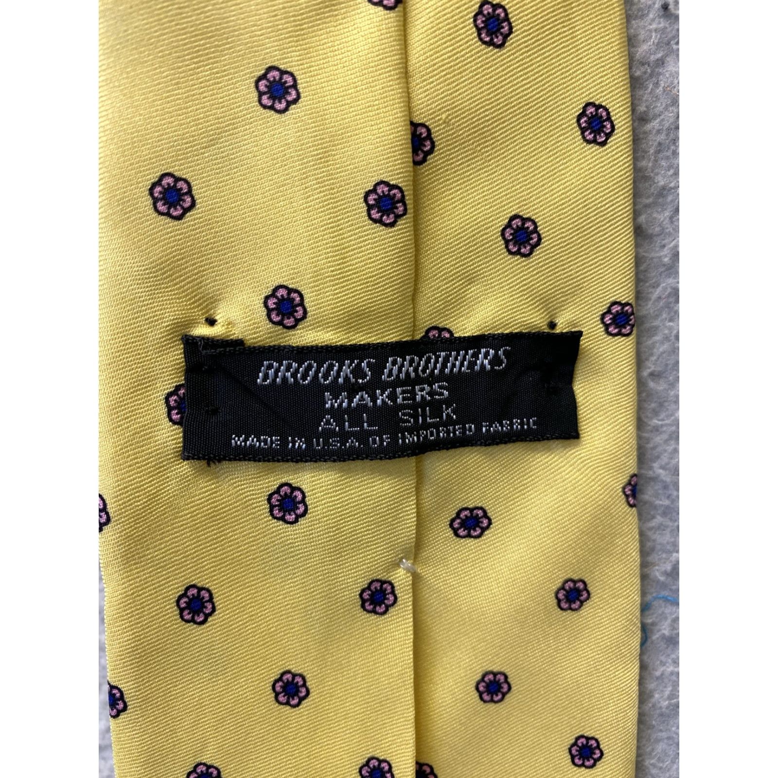 Brooks Brothers VINTAGE Brooks Brothers Men's Silk Tie Geometric Necktie Classic One Size Yellow Made in Italy Size ONE SIZE - 3 Thumbnail