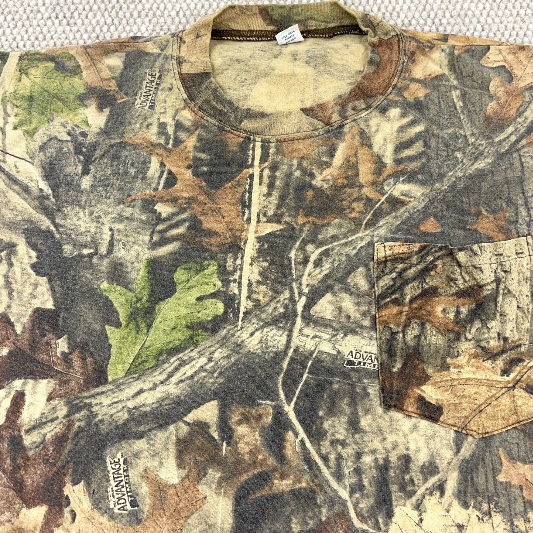Vintage VINTAGE Camo Shirt Men 2XL Short Sleeve Crew Neck Tee Pocket Logo 90s USA Advantage Brown Cotton Polyester Knit Size US XXL / EU 58 / 5 - 3 Thumbnail