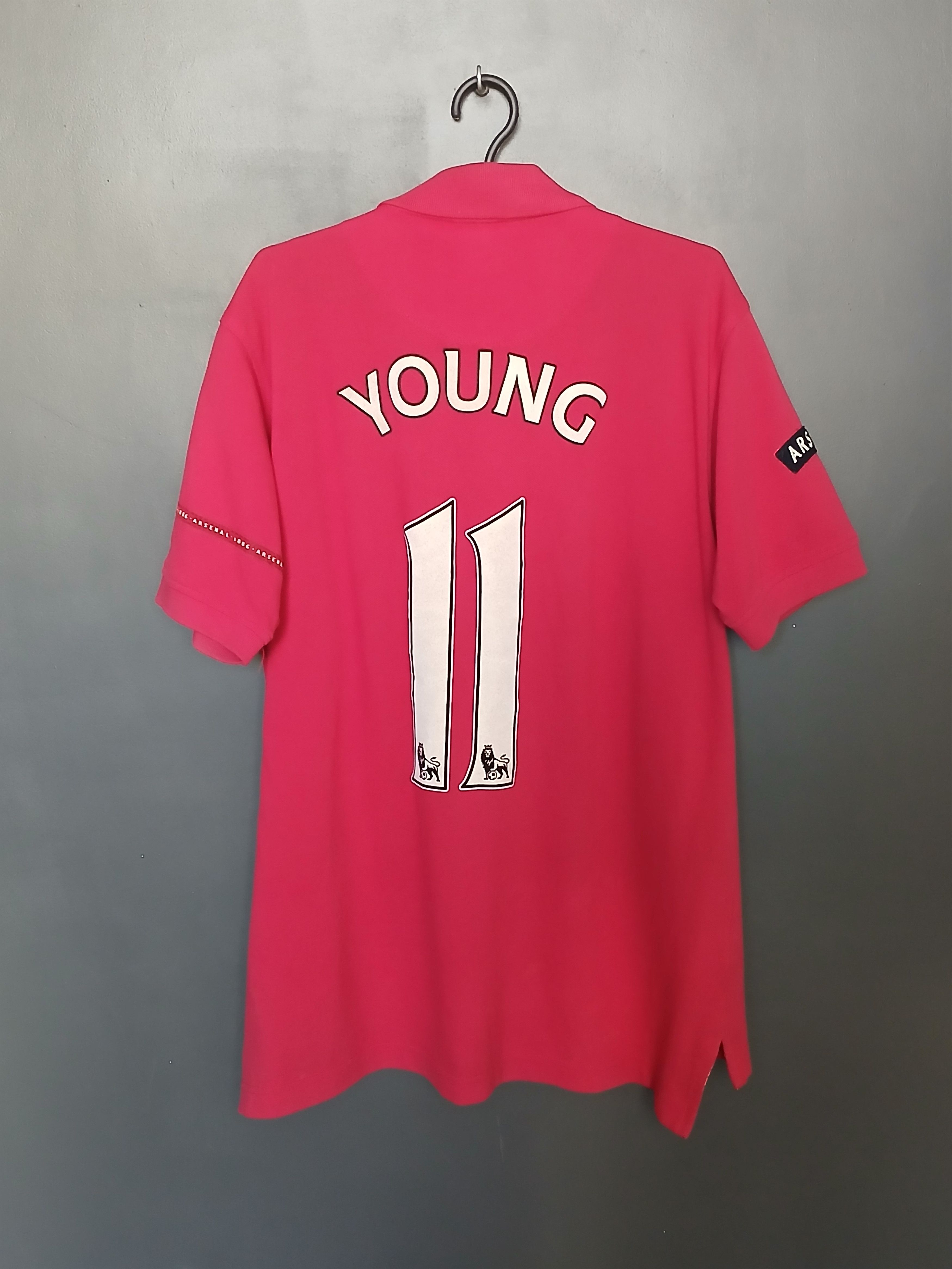 Other Arsenal Young Football Jersey T-Shirt Size US L / EU 52-54 / 3 - 2 Thumbnail