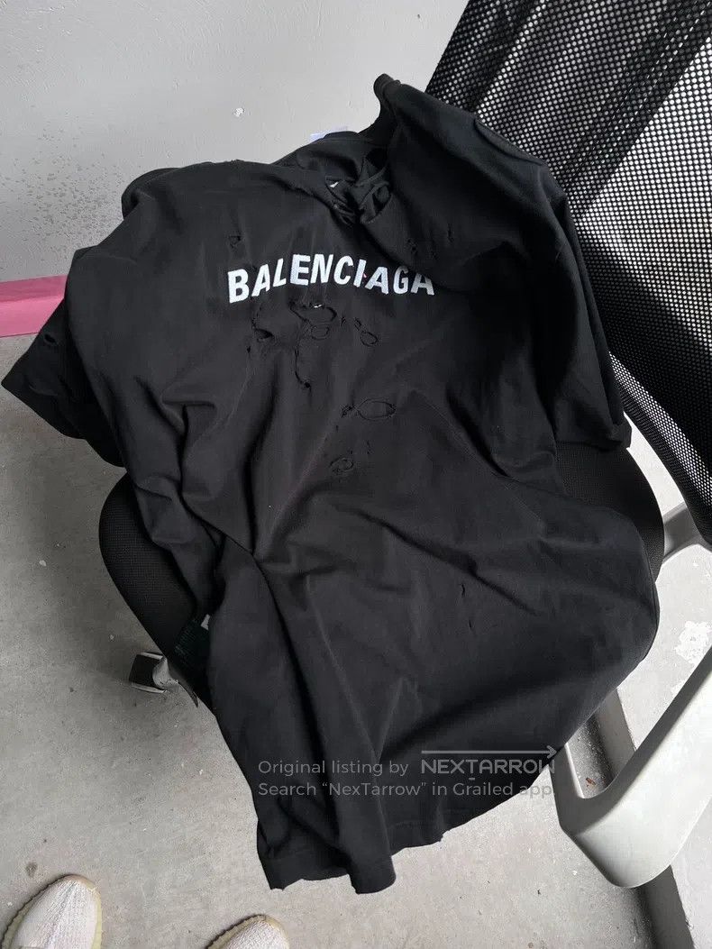 Balenciaga Balenciaga Backwards Embroidery Destroyed Short Sleeve Size US S / EU 44-46 / 1 - 1 Thumbnail