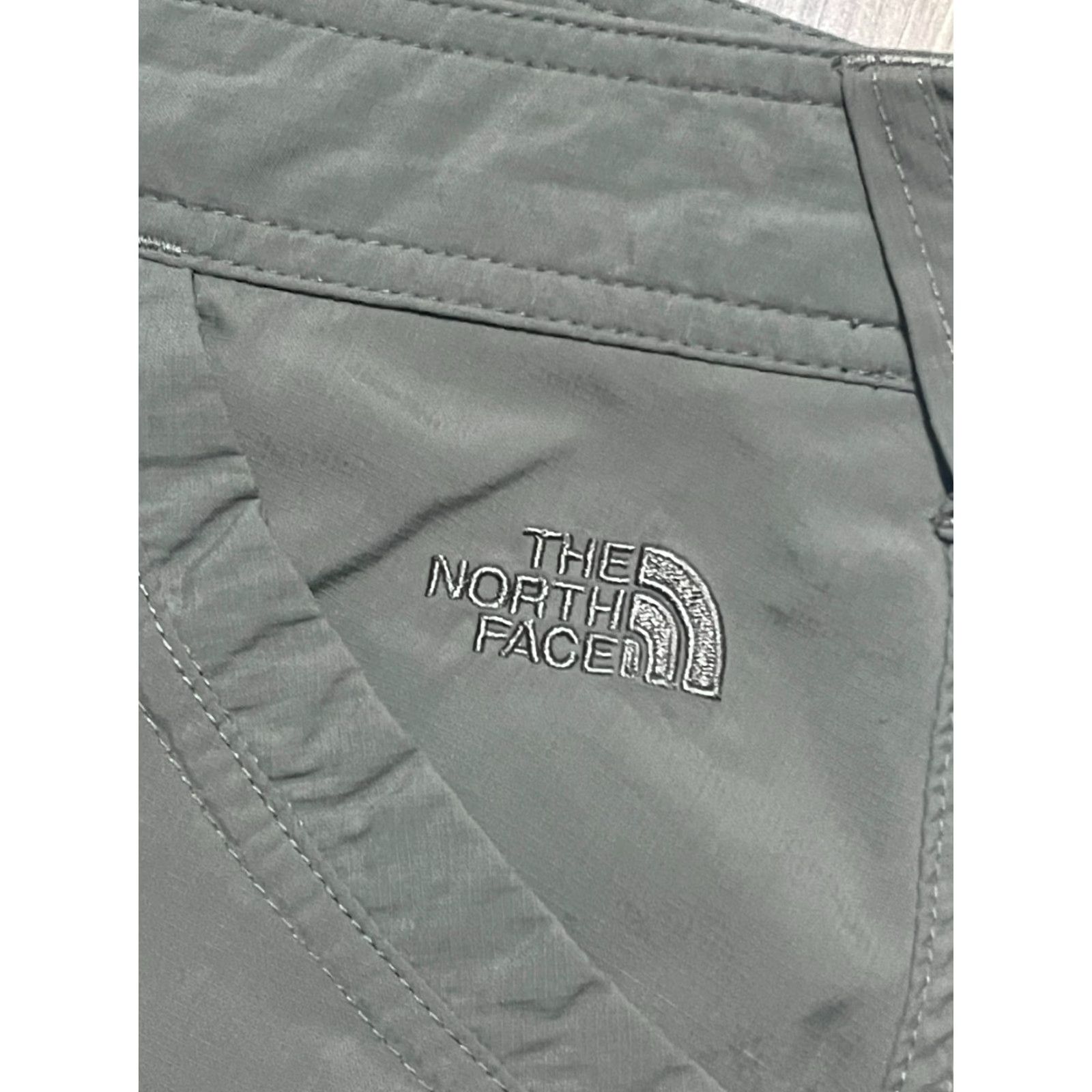 The North Face The North Face Skirt Women’s 6 Green Mini Short Pockets Logo Size 28" / US 6 / IT 42 - 3 Thumbnail