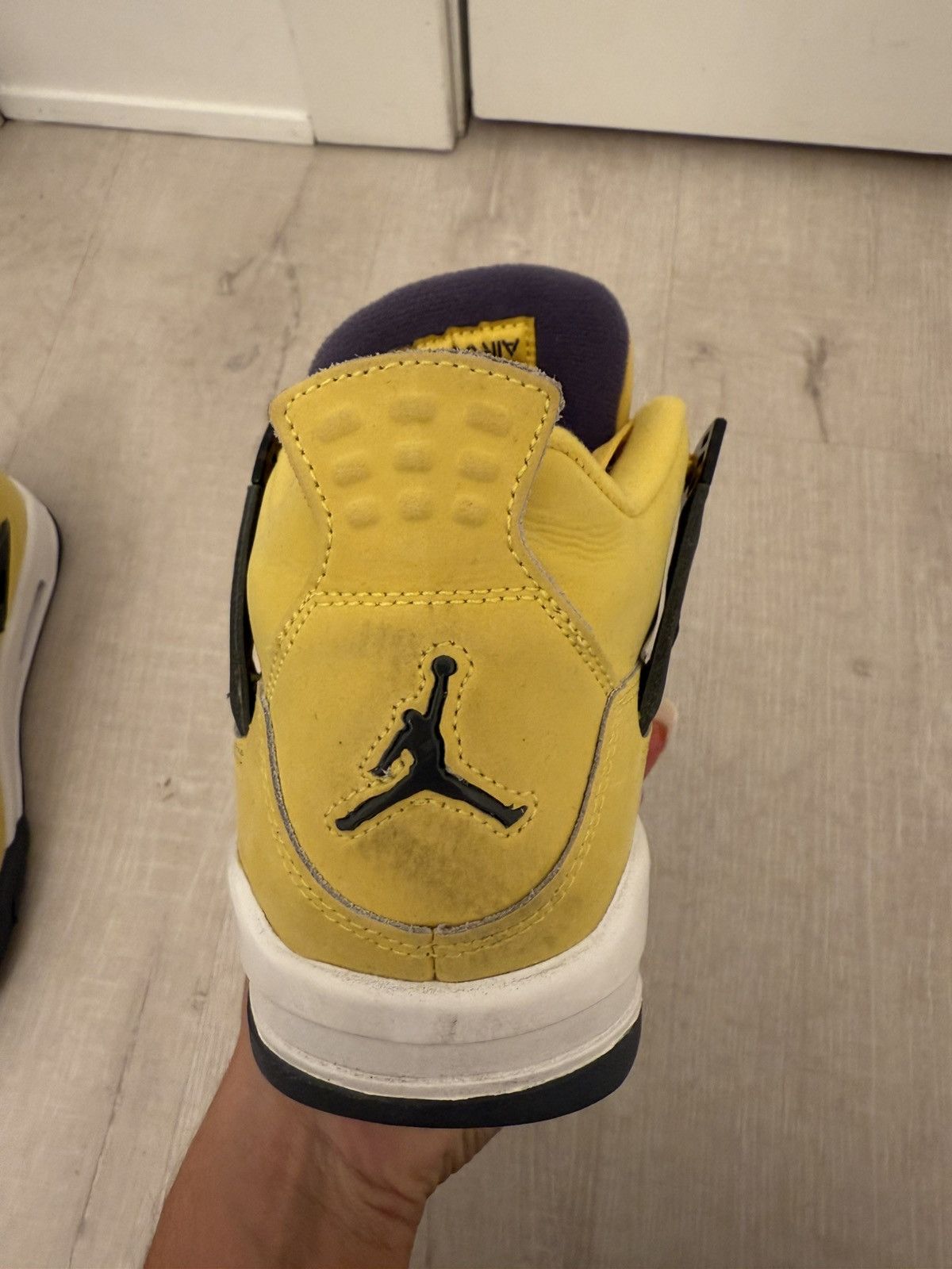 Jordan Brand Jordan 7y but will fit women size 8 Size US 7 / IT 37 - 10 Thumbnail