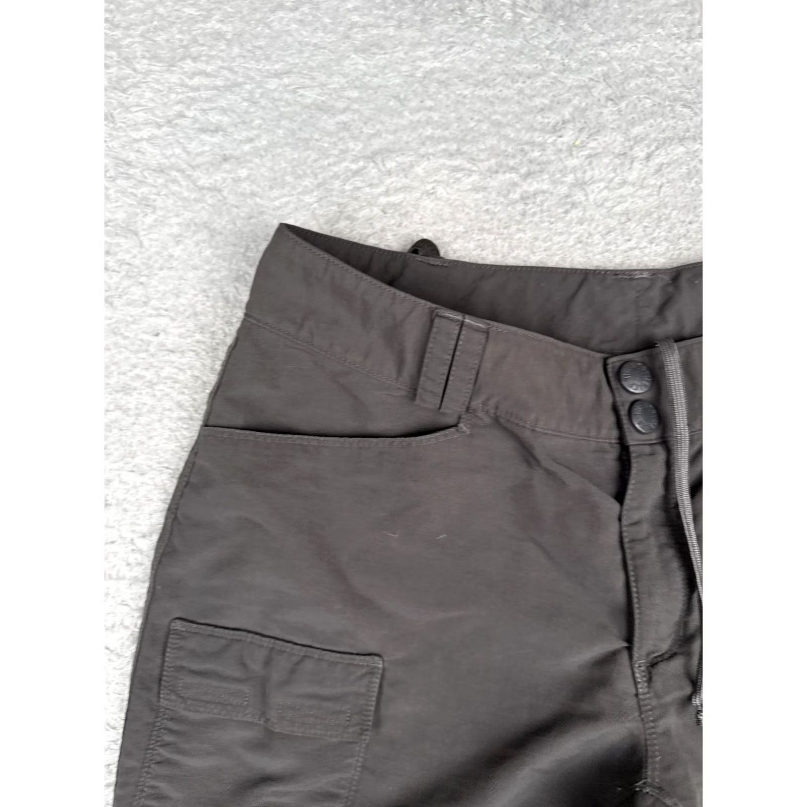 The North Face The North Face Cargo Shorts Womens 10 Gray Microfiber Hiking Walking 30x6 Size 32" / US 10 / IT 46 - 4 Thumbnail