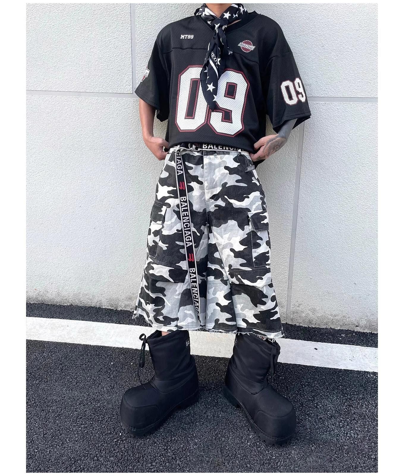 Other Black White Camouflage Cargo Jorts Size 30" / US 8 / IT 44 - 4 Thumbnail