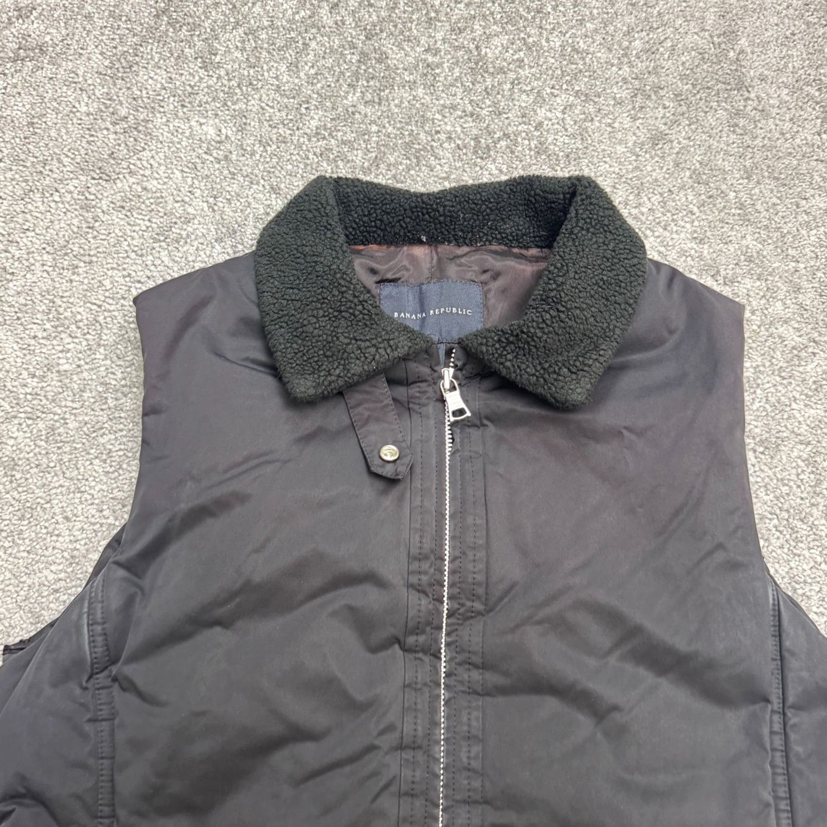 Banana Republic VINTAGE Banana Republic Sherpa Trim Vest Jacket Womens Medium Black Full Zip Outdoor Size M / US 6-8 / IT 42-44 - 3 Thumbnail