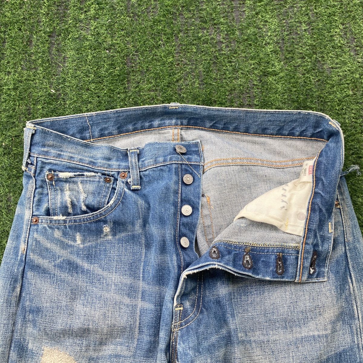 Levi's VINTAGE LEVI’S BIG E 501 SELVEDGE DISTRESSED JEANS Size US 32 / EU 48 - 10 Thumbnail