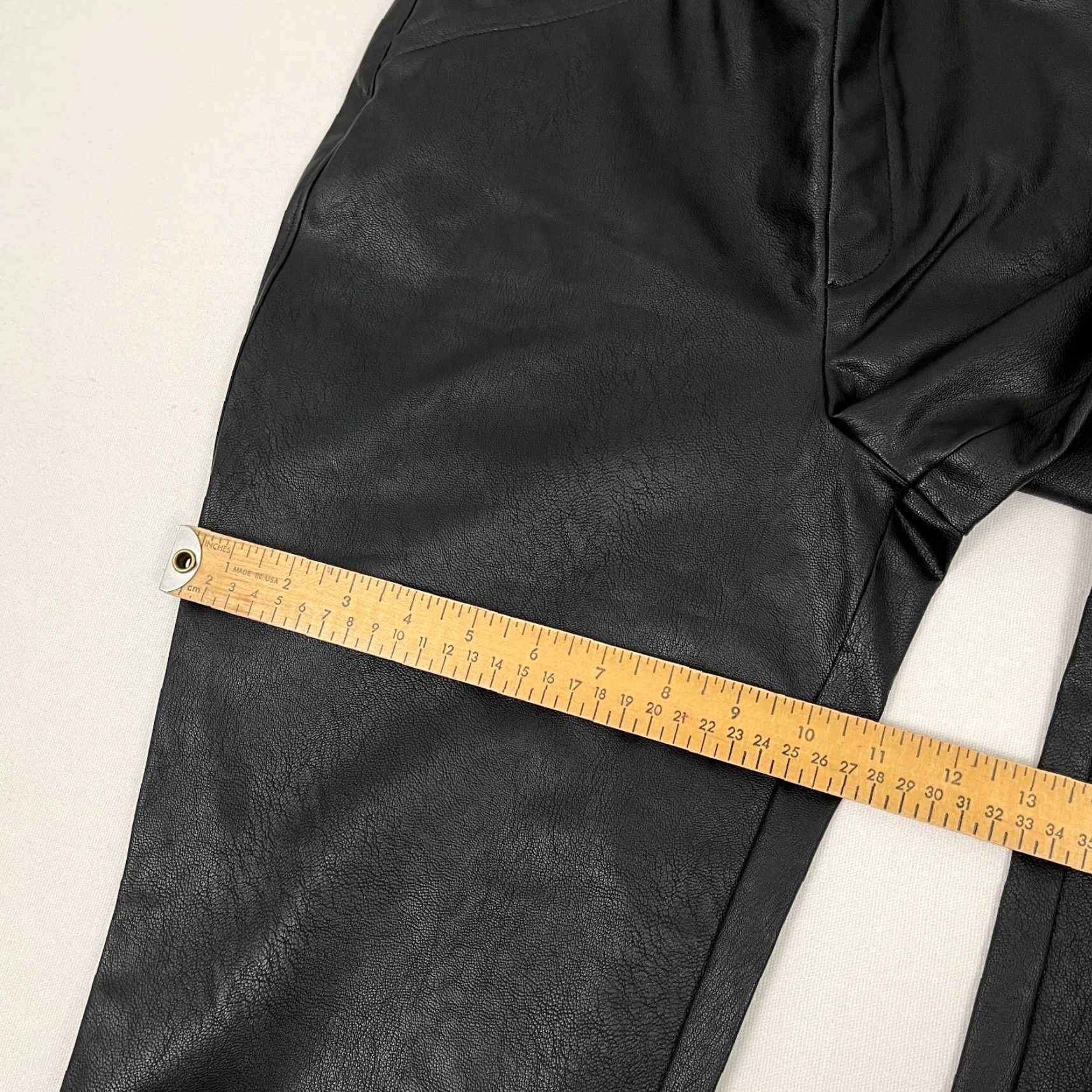 Spanx Spanx Black Faux Leather Like Kick Flare Ankle Crop Pants Womens Large W29 L27 Size 36" / US 14 / IT 50 - 7 Thumbnail