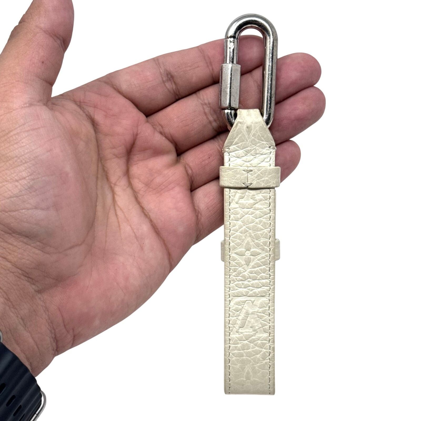 Louis Vuitton Louis Vuitton Monogram Keychain Size ONE SIZE - 6 Thumbnail