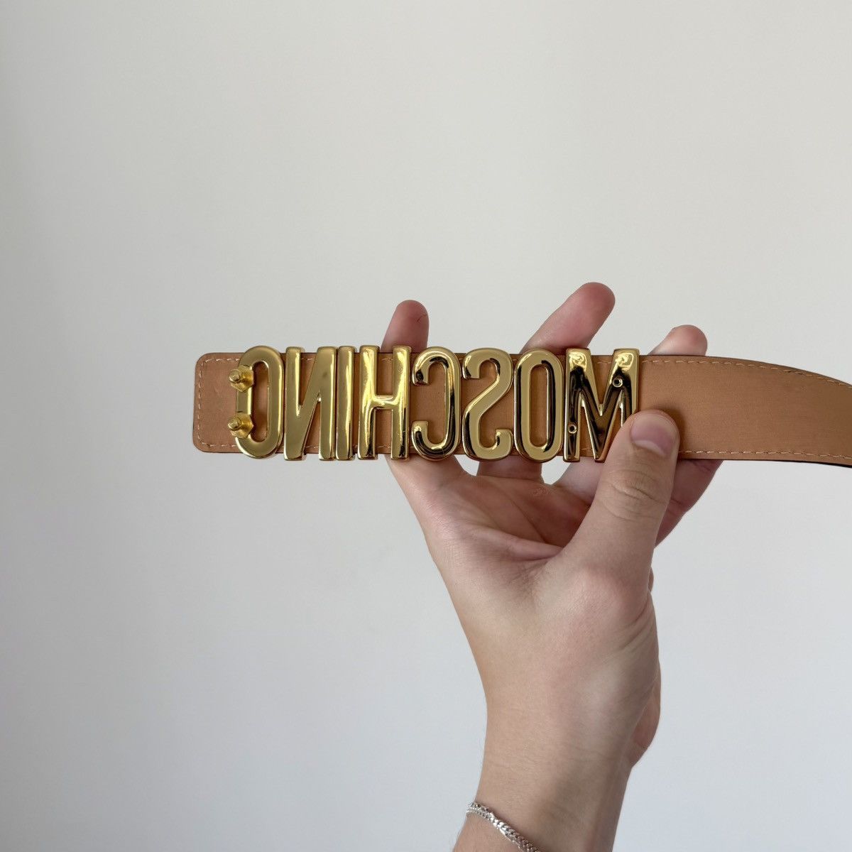Moschino Moschino Lettering Logo Gold Tone Buckle Leather Belt Pink Size ONE SIZE - 7 Thumbnail
