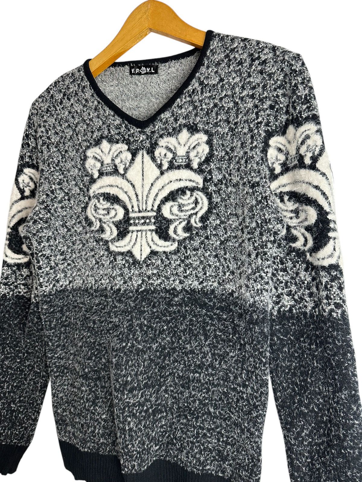 20471120 YPYL KNITWEAR TRIPLE CROSS IFSIX LGB CHROME HEARTS STYLE Size US S / EU 44-46 / 1 - 5 Thumbnail