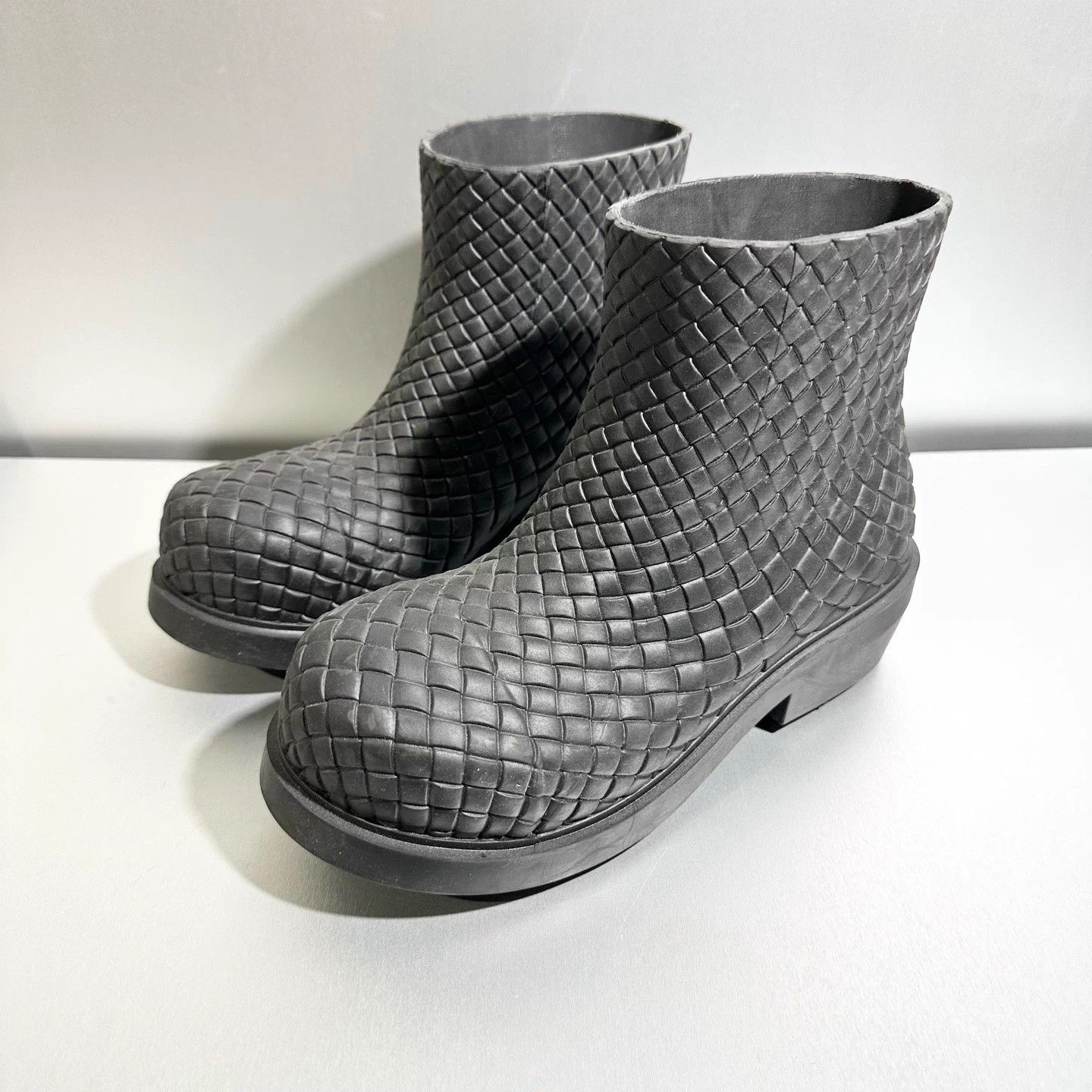 Bottega Veneta Bottega Veneta Black Woven Boots 37 EU Worn Once Size US 6 / IT 36 - 1 Thumbnail