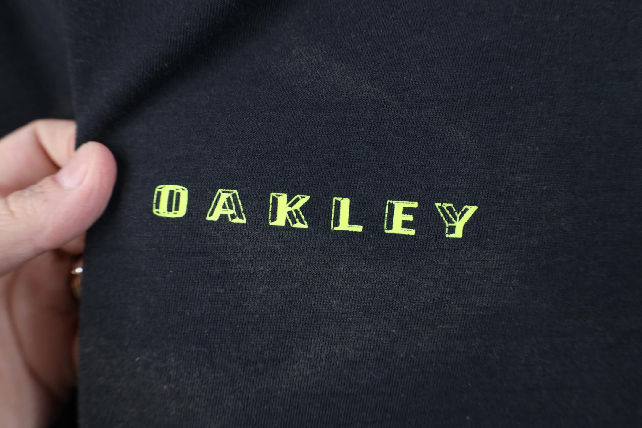 Oakley Vintage Y2K Oakley Spell Out Center Logo Knit T-Shirt Black Size US S / EU 44-46 / 1 - 4 Thumbnail