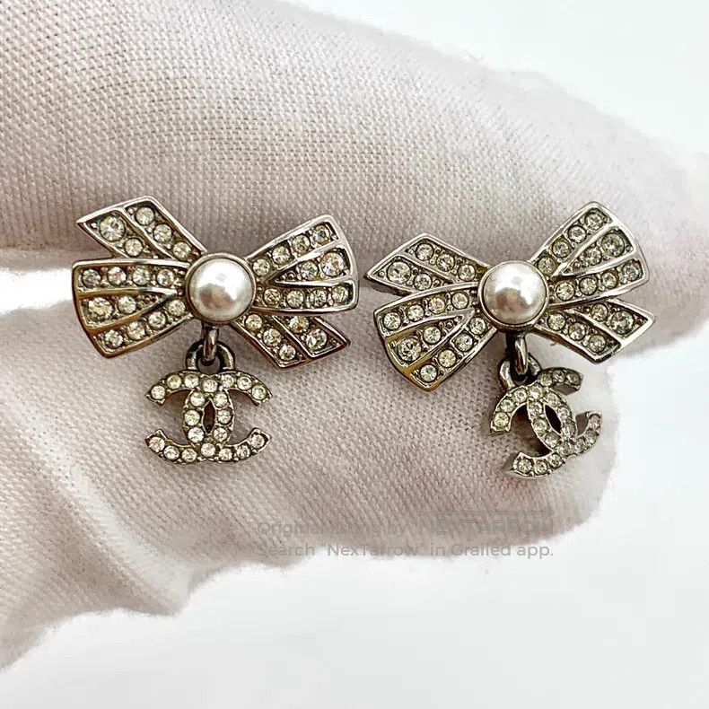 Chanel Chanel Silver bow double C diamond stud earrings Size ONE SIZE - 5 Thumbnail