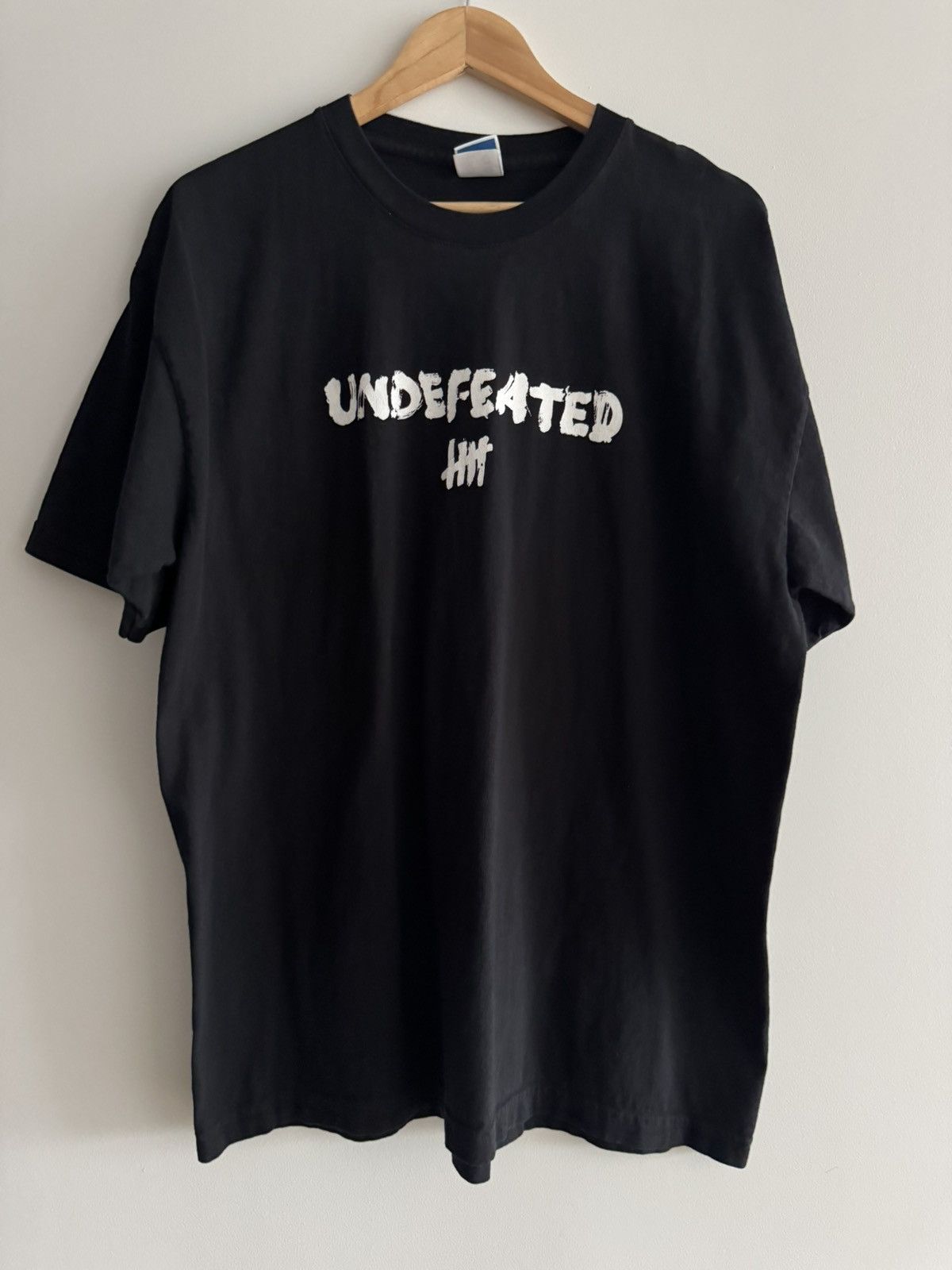 Undefeated Undefeated spell out tee. Size L Size US L / EU 52-54 / 3 - 1 Thumbnail